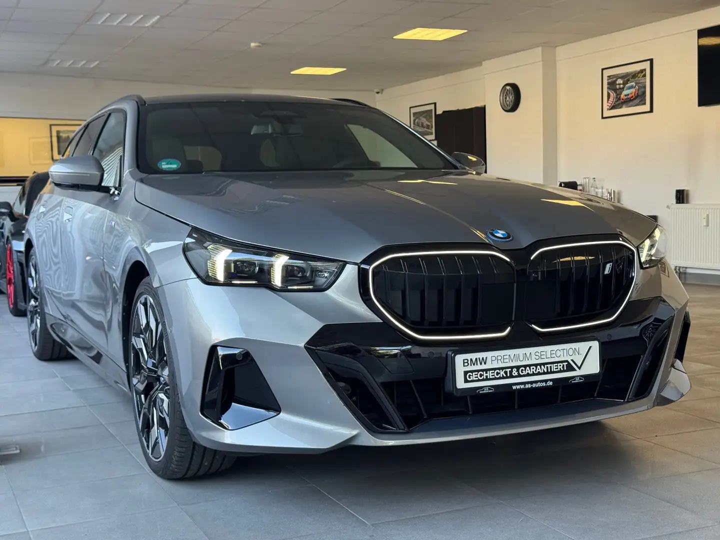 BMW i5 xDrive40 M-Sport-Pro Iconic-Glow B&W AHK R21 Gri - 1