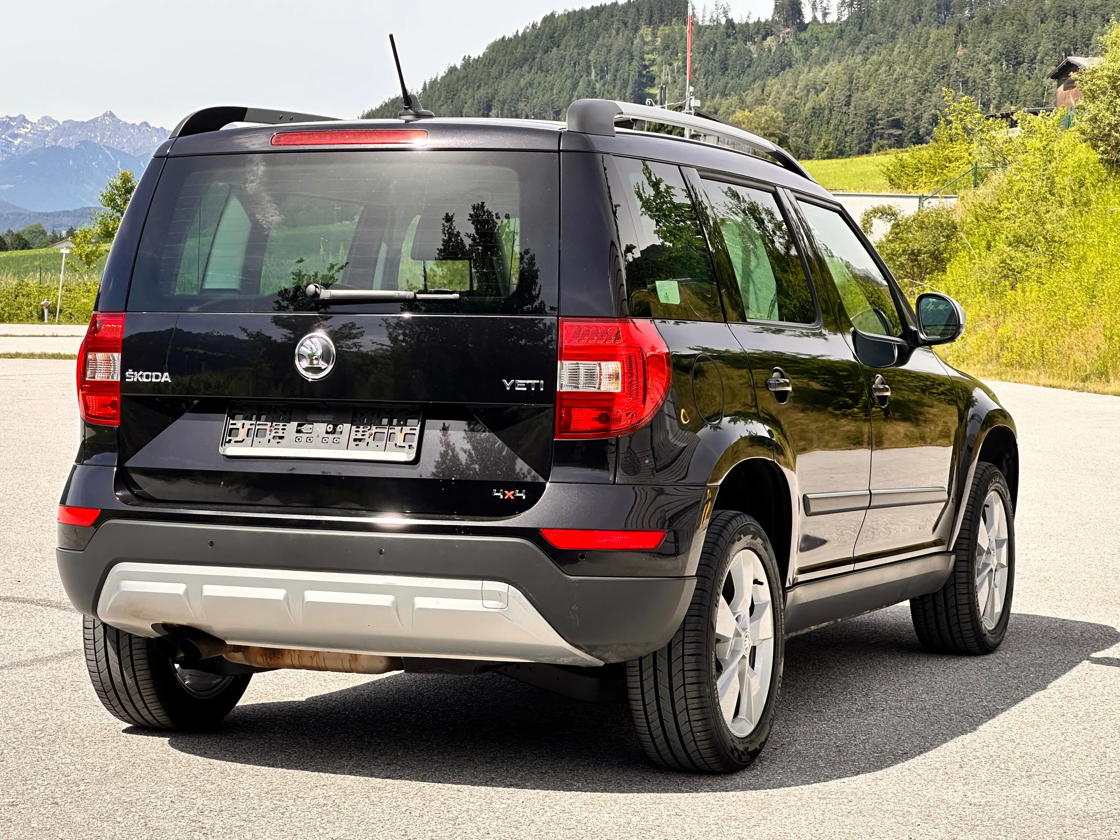 Skoda Yeti 2.0 TDI SCR Elegance Outdoor 4x4 / Klima / 135 tkm — photo 11