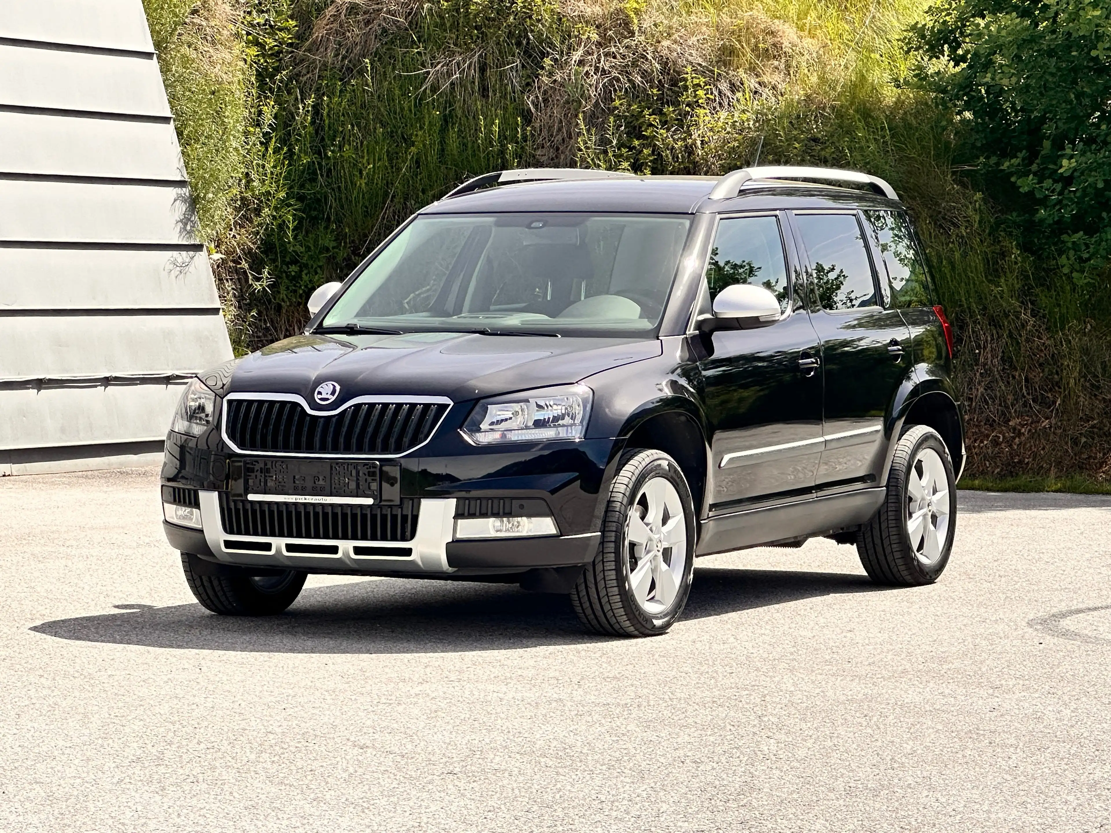 Skoda Yeti 2.0 TDI SCR Elegance Outdoor 4x4 / Klima / 135 tkm — photo 3