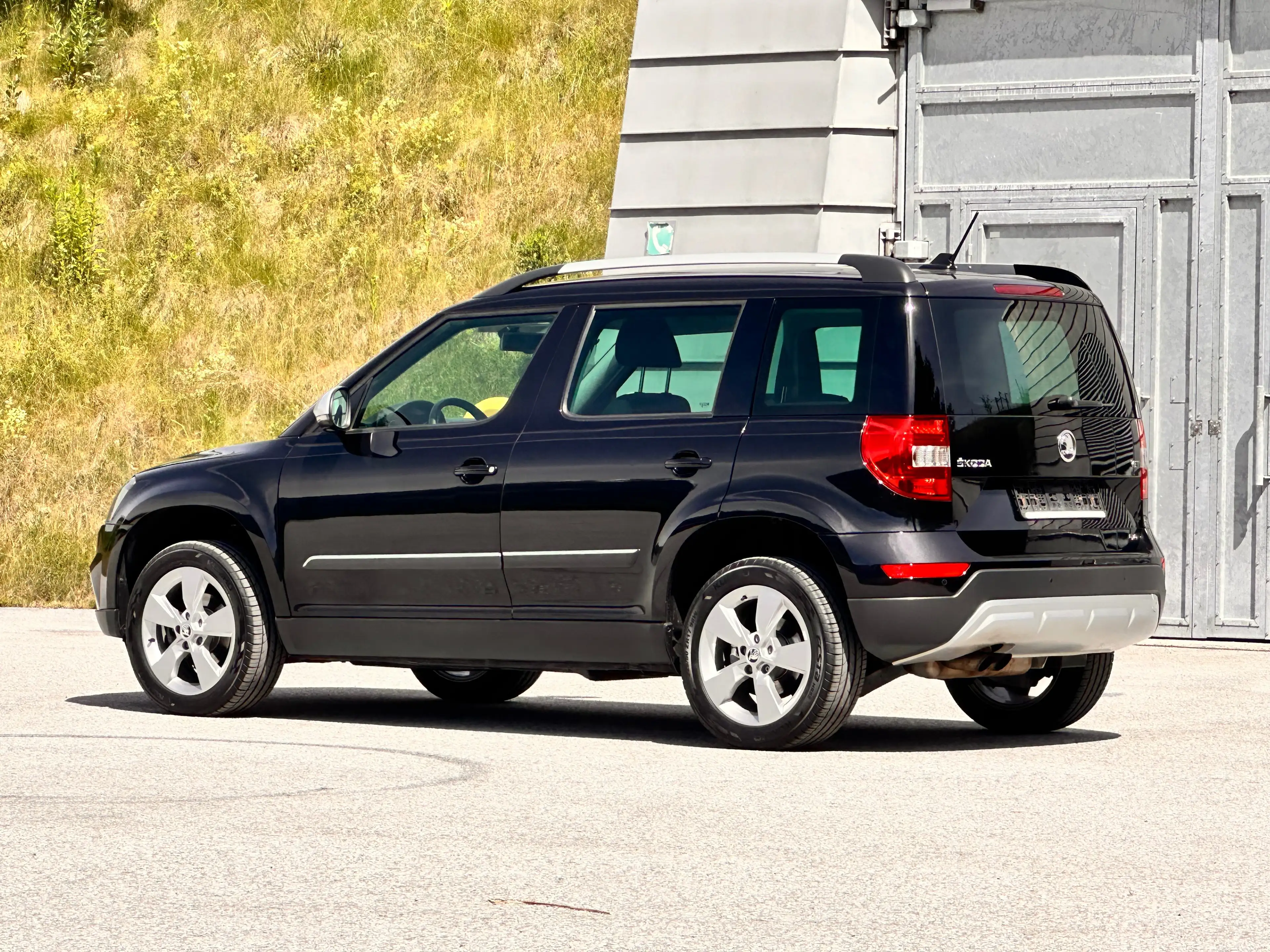Skoda Yeti 2.0 TDI SCR Elegance Outdoor 4x4 / Klima / 135 tkm — photo 13