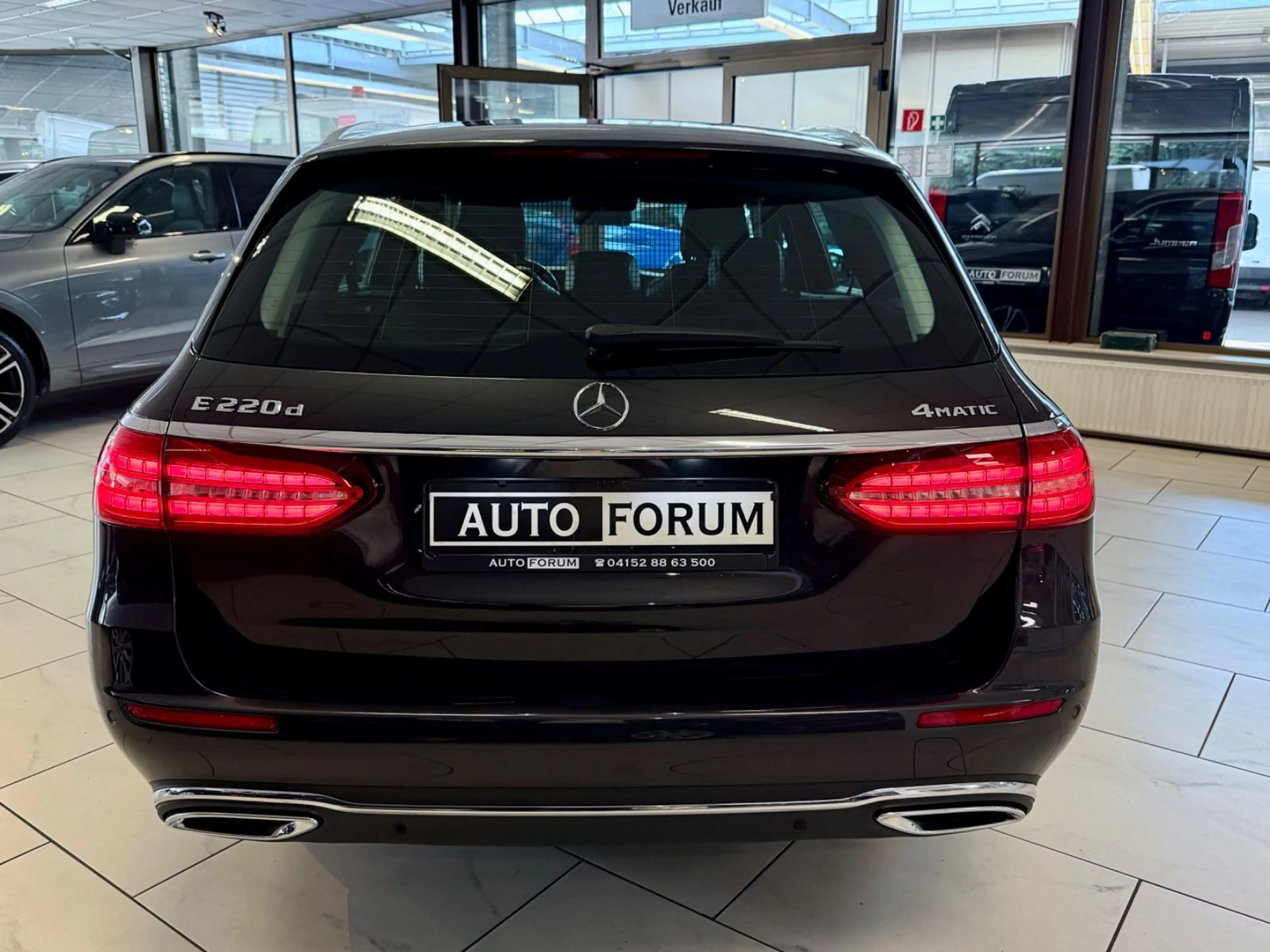 Mercedes-Benz E 220 d T 4M AUT AHK LEDER WIDE 360CAM SHZ LED — photo 8
