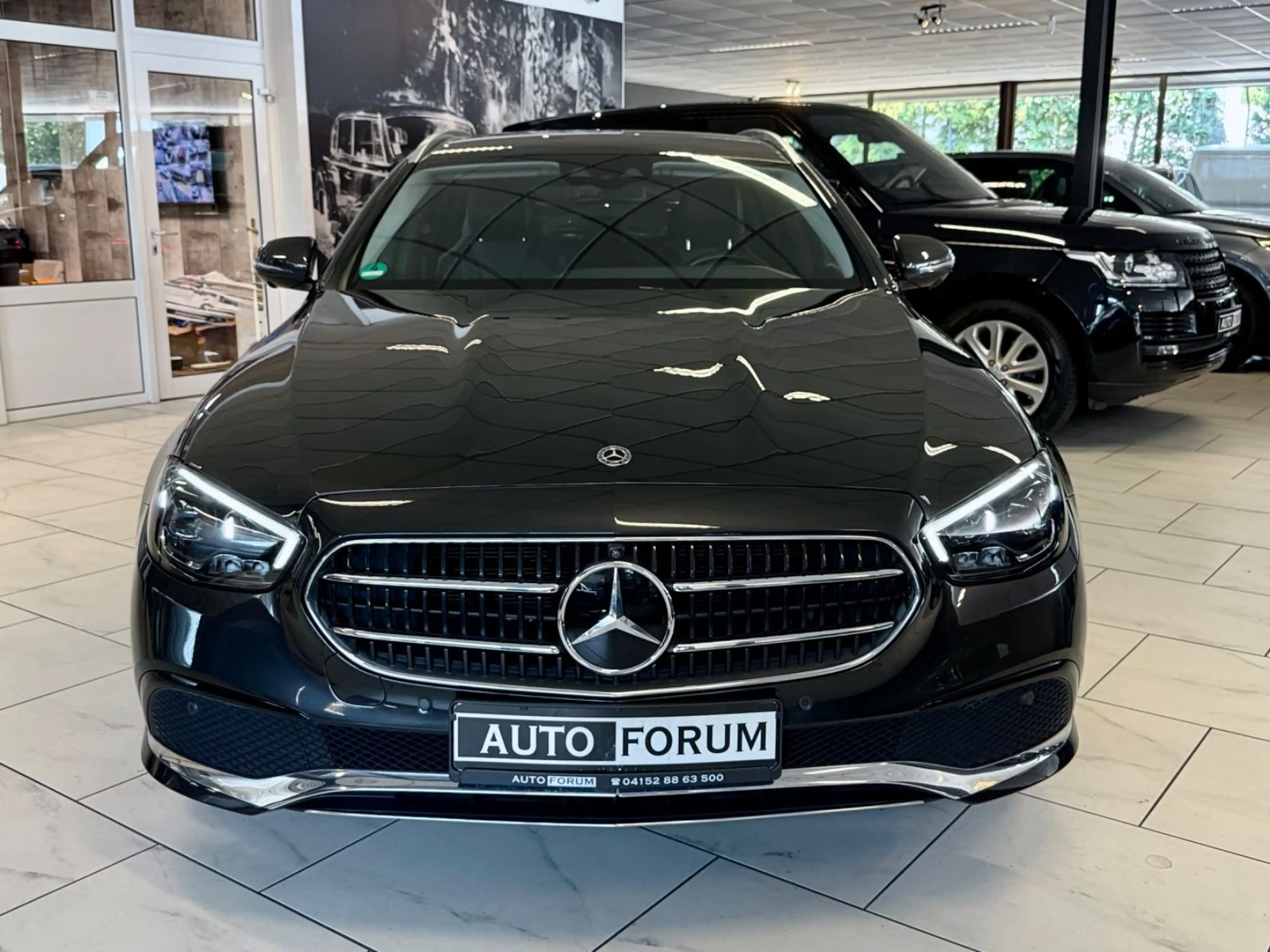 Mercedes-Benz E 220 d T 4M AUT AHK LEDER WIDE 360CAM SHZ LED — photo 3