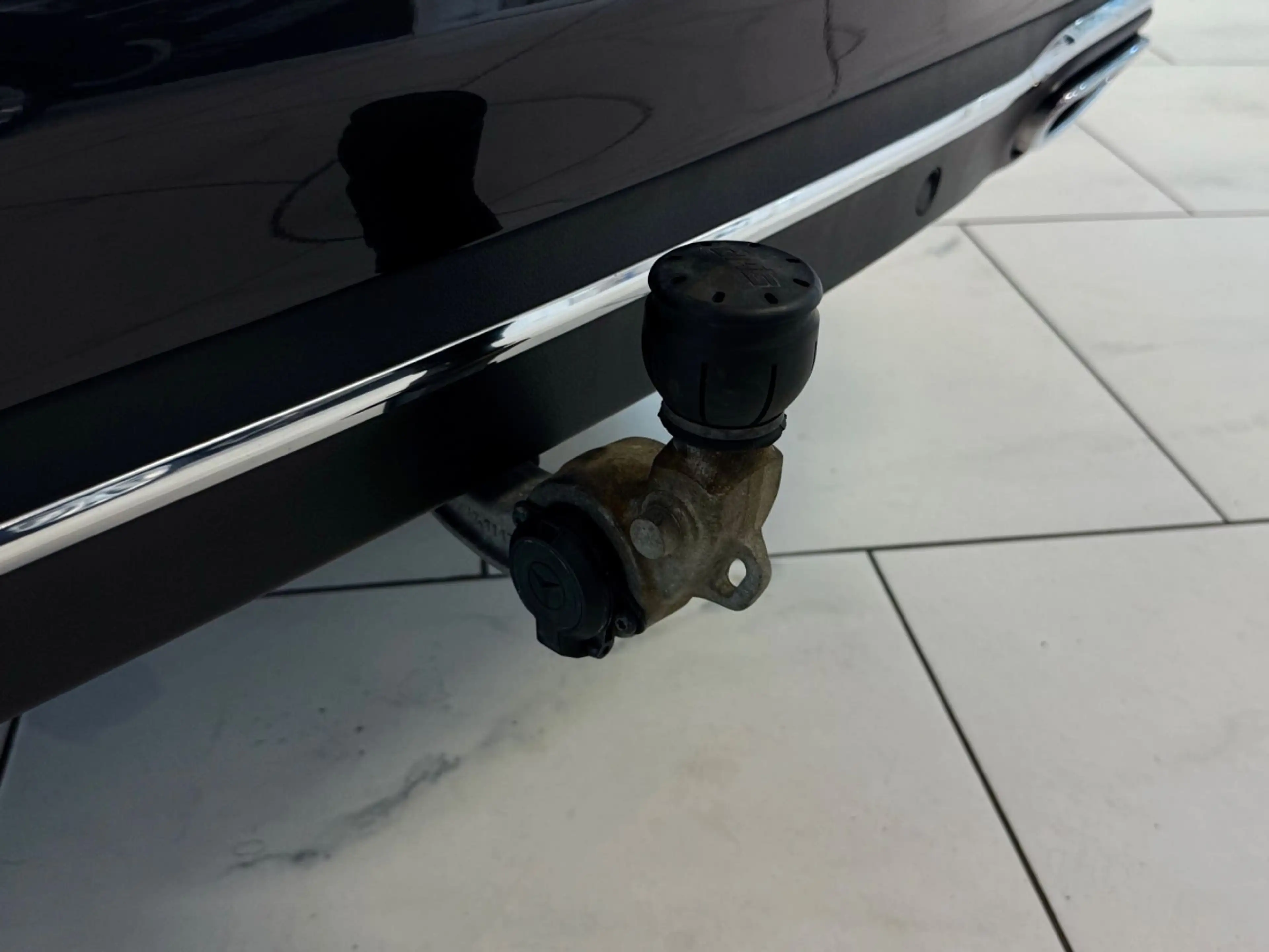 Mercedes-Benz E 220 d T 4M AUT AHK LEDER WIDE 360CAM SHZ LED — photo 13