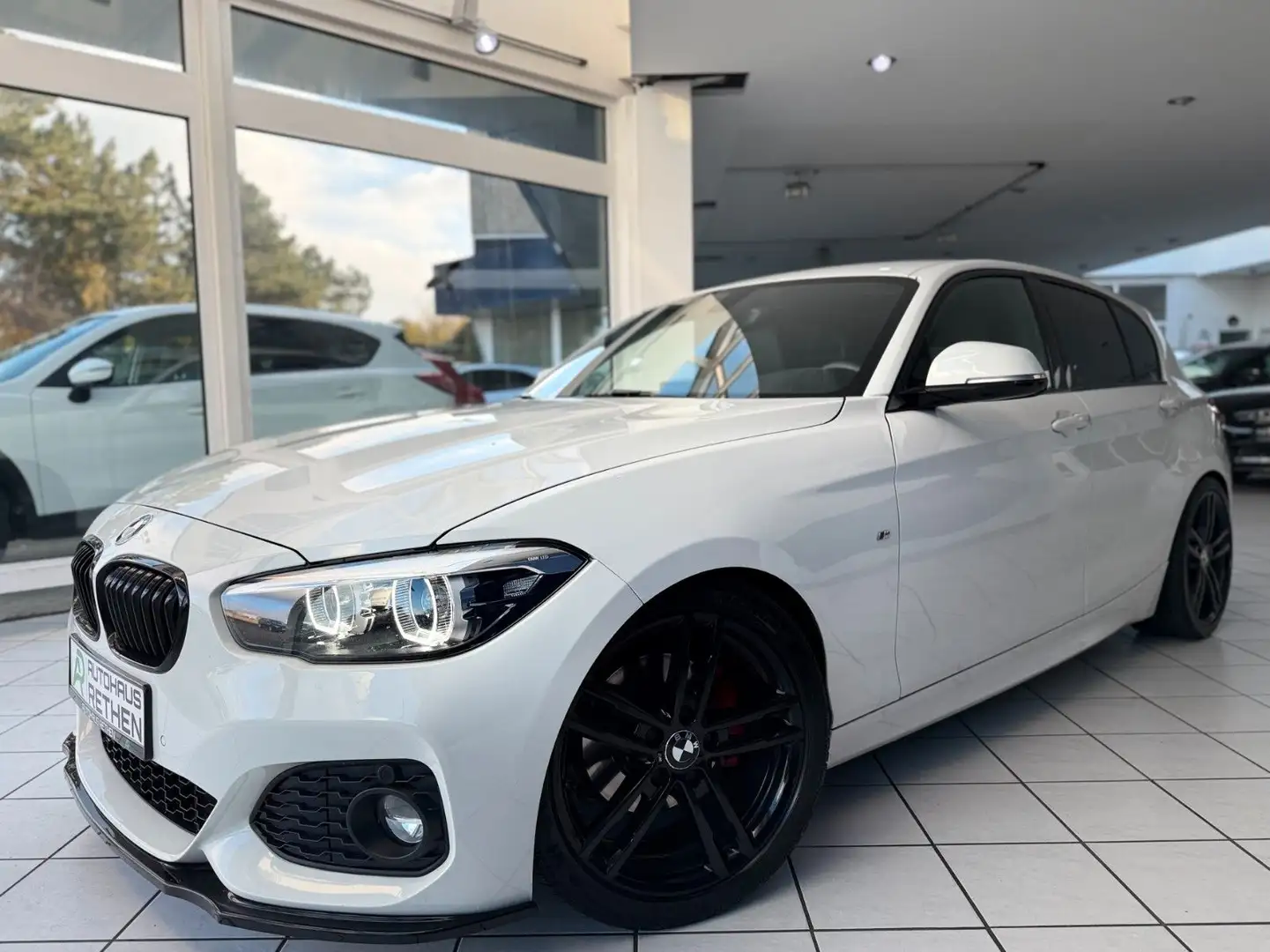 BMW 120 i *M SPORT SHADOW*HARMAN/K*Navi-Prof. Weiß - 2