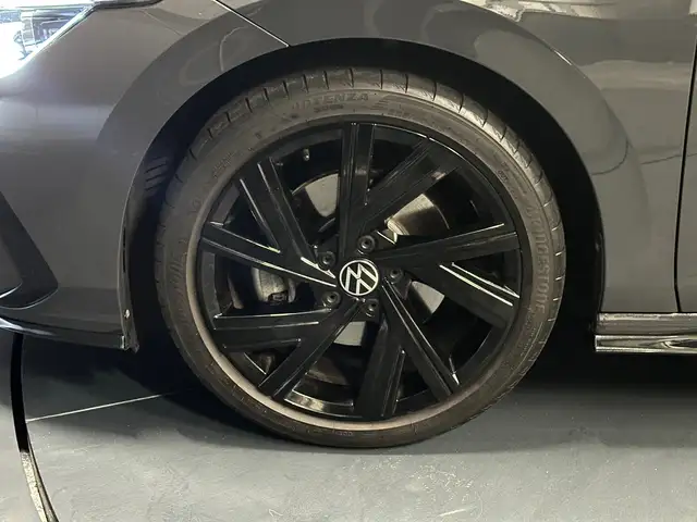 Volkswagen Golf view 9