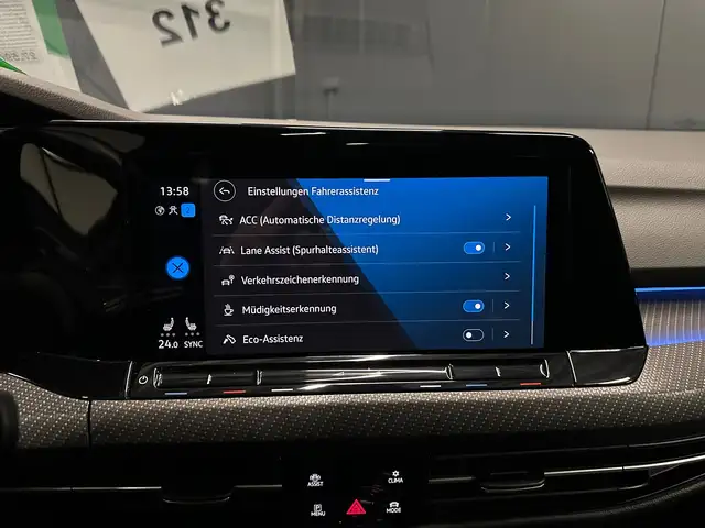 Volkswagen Golf view 25