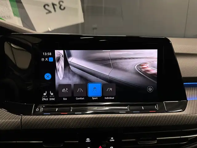 Volkswagen Golf view 23