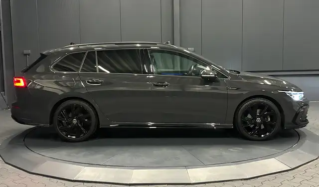 Volkswagen Golf view 6