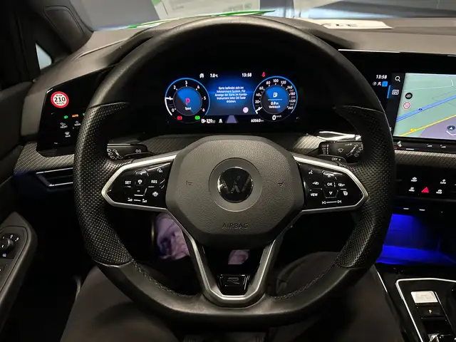 Volkswagen Golf view 17