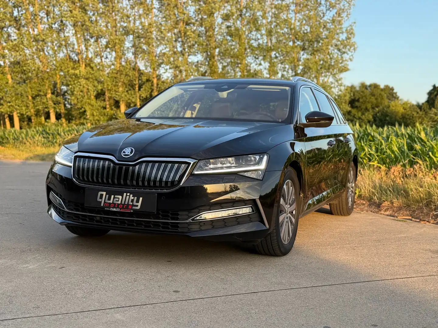 Skoda Superb Superb Combi 1.4 TSI iV DSG Style Zwart - 2