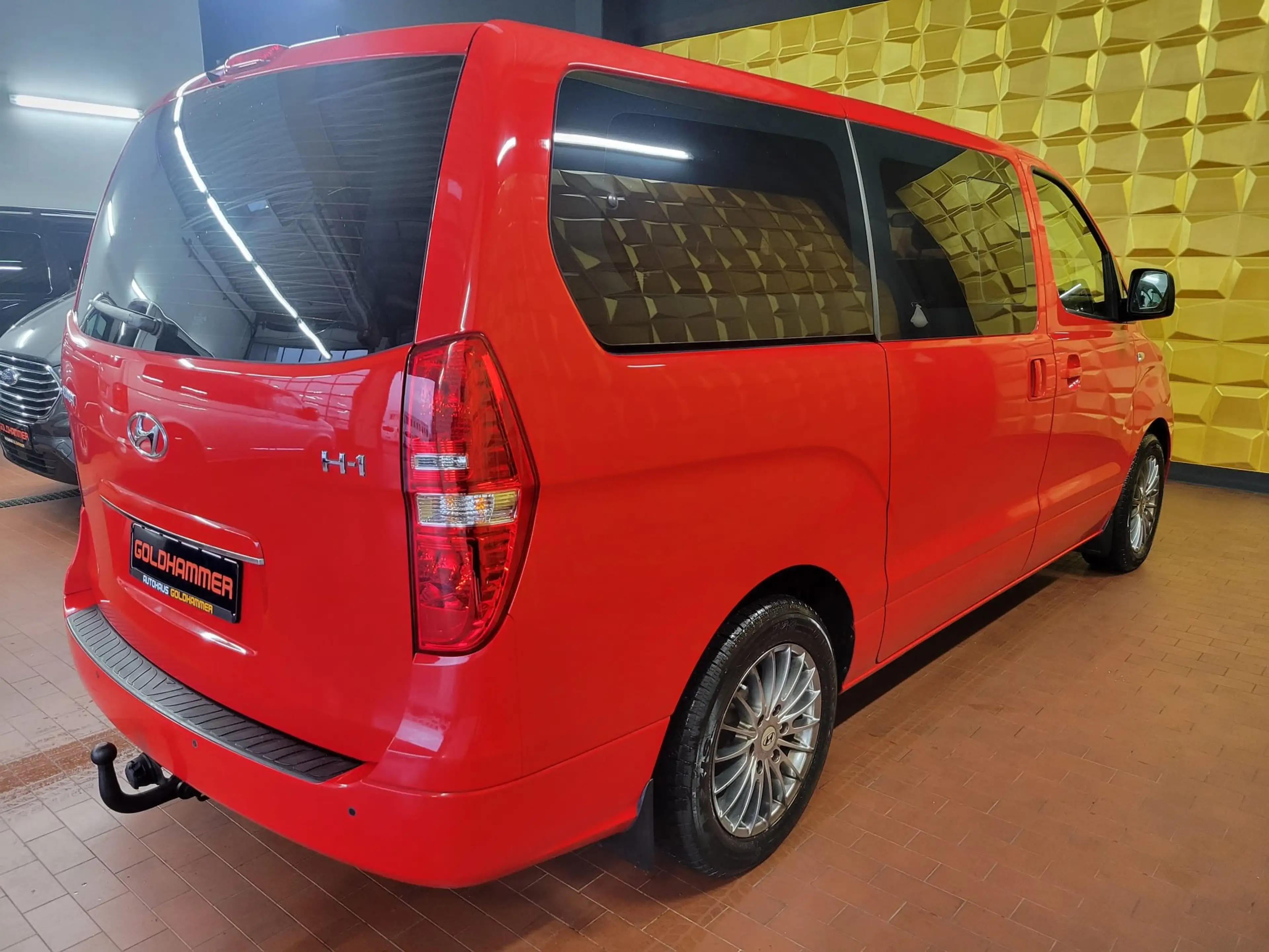 Hyundai H-1 2.5 CRDi Travel KAMERA/TEMP/AHK/NAV — photo 6