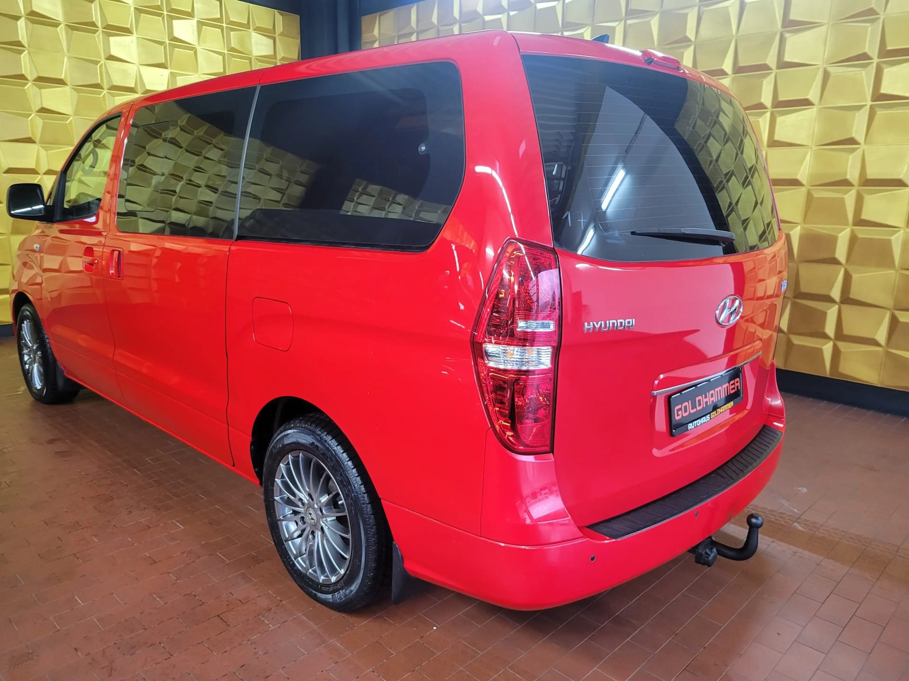 Hyundai H-1 2.5 CRDi Travel KAMERA/TEMP/AHK/NAV — photo 4