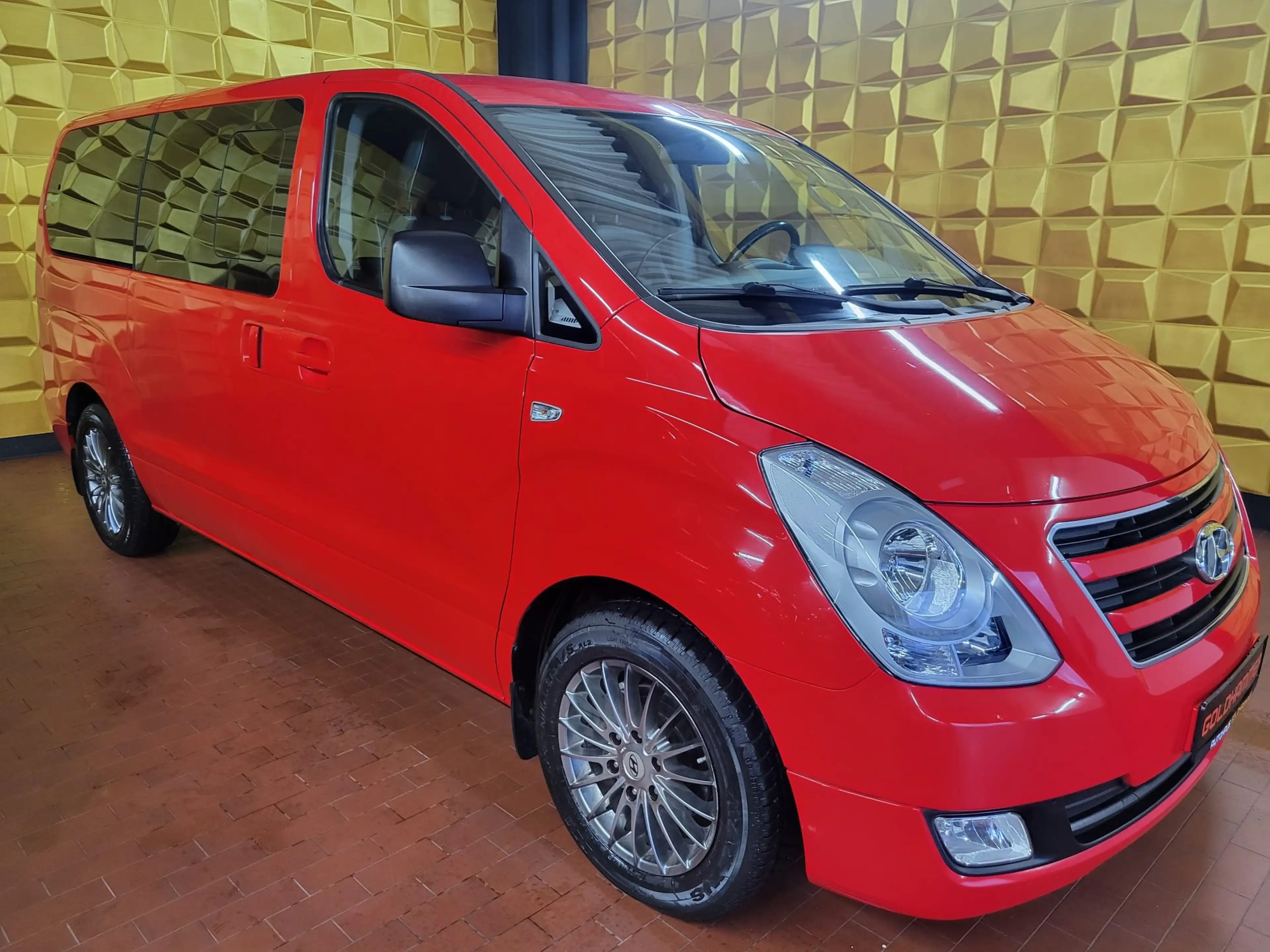 Hyundai H-1 2.5 CRDi Travel KAMERA/TEMP/AHK/NAV — photo 2