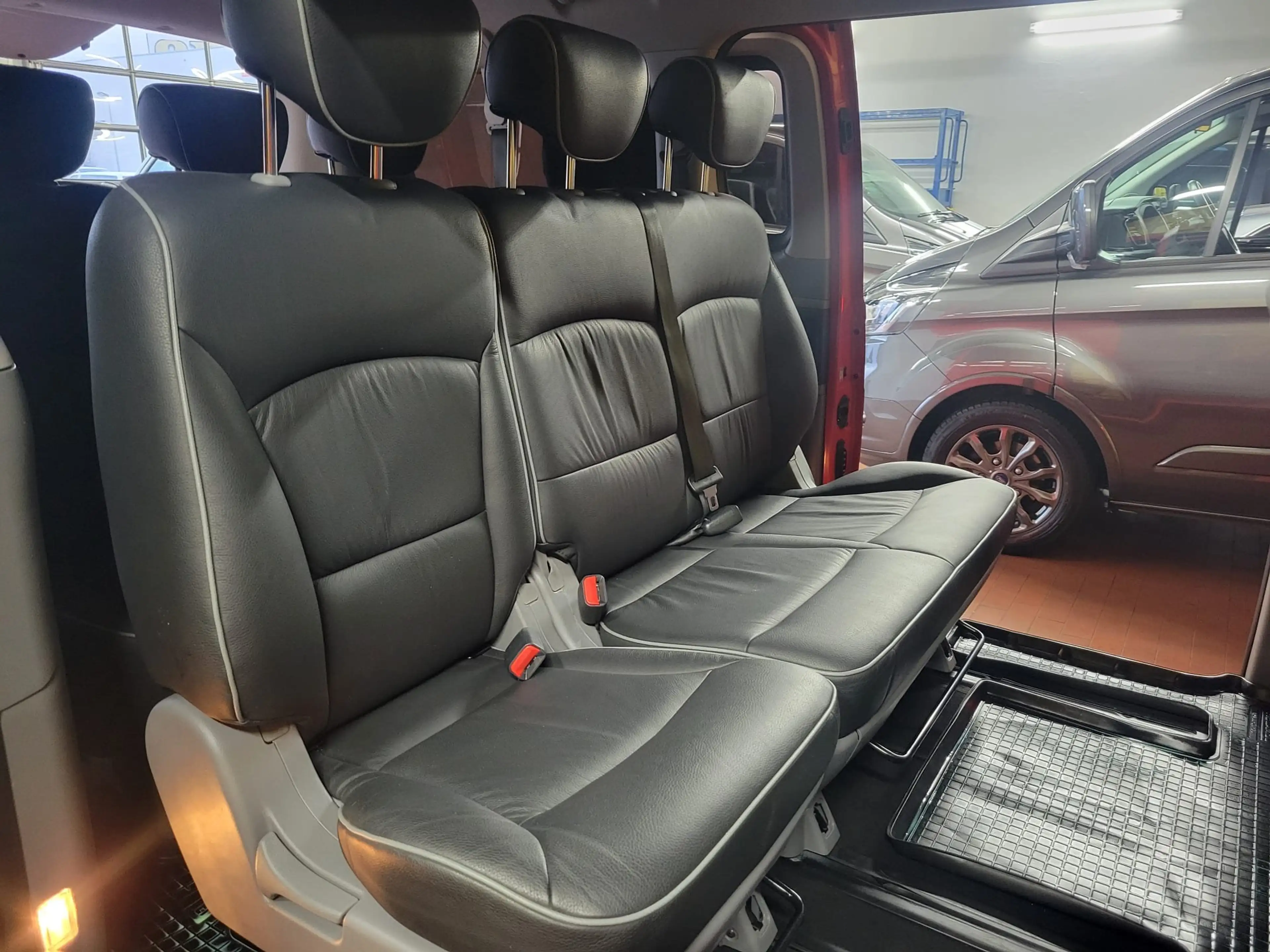 Hyundai H-1 2.5 CRDi Travel KAMERA/TEMP/AHK/NAV — photo 12