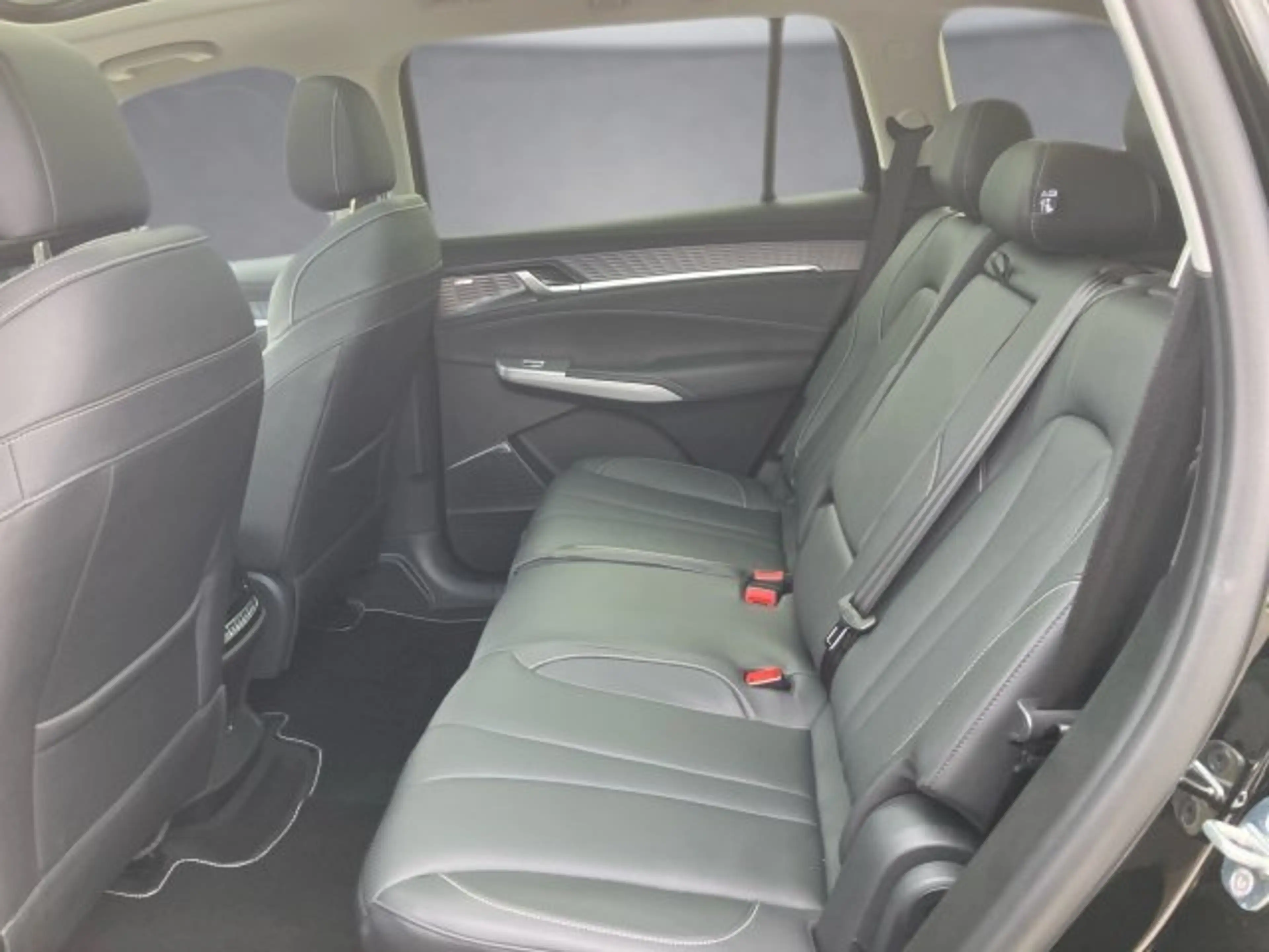 MG MGS9 PHEV Luxury MY25 — photo 12