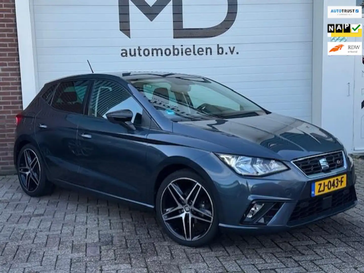 SEAT Ibiza 1.0 TSI FR Business Intense -Carplay -Beats audio Gris - 1