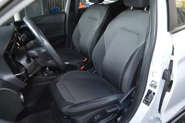 Ford Fiesta view 11