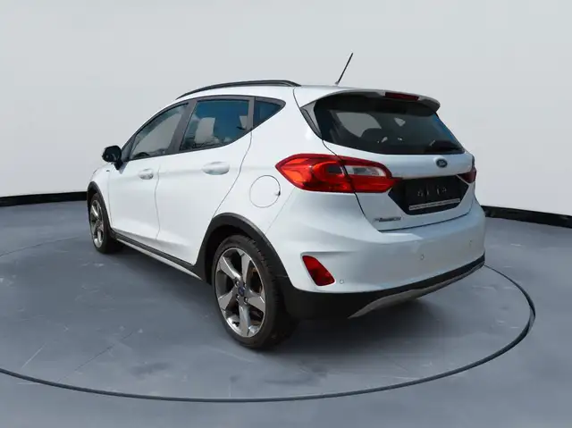 Ford Fiesta view 3