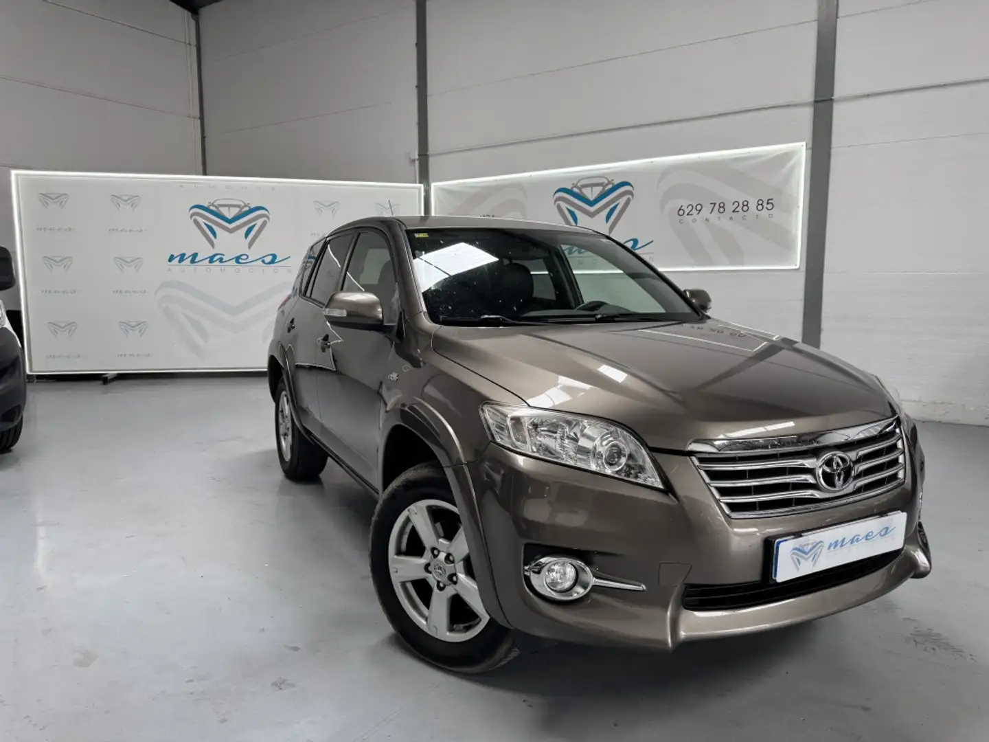 Toyota RAV 4 2.2D-CAT Executive 4x4 CS ADS Marrón - 1