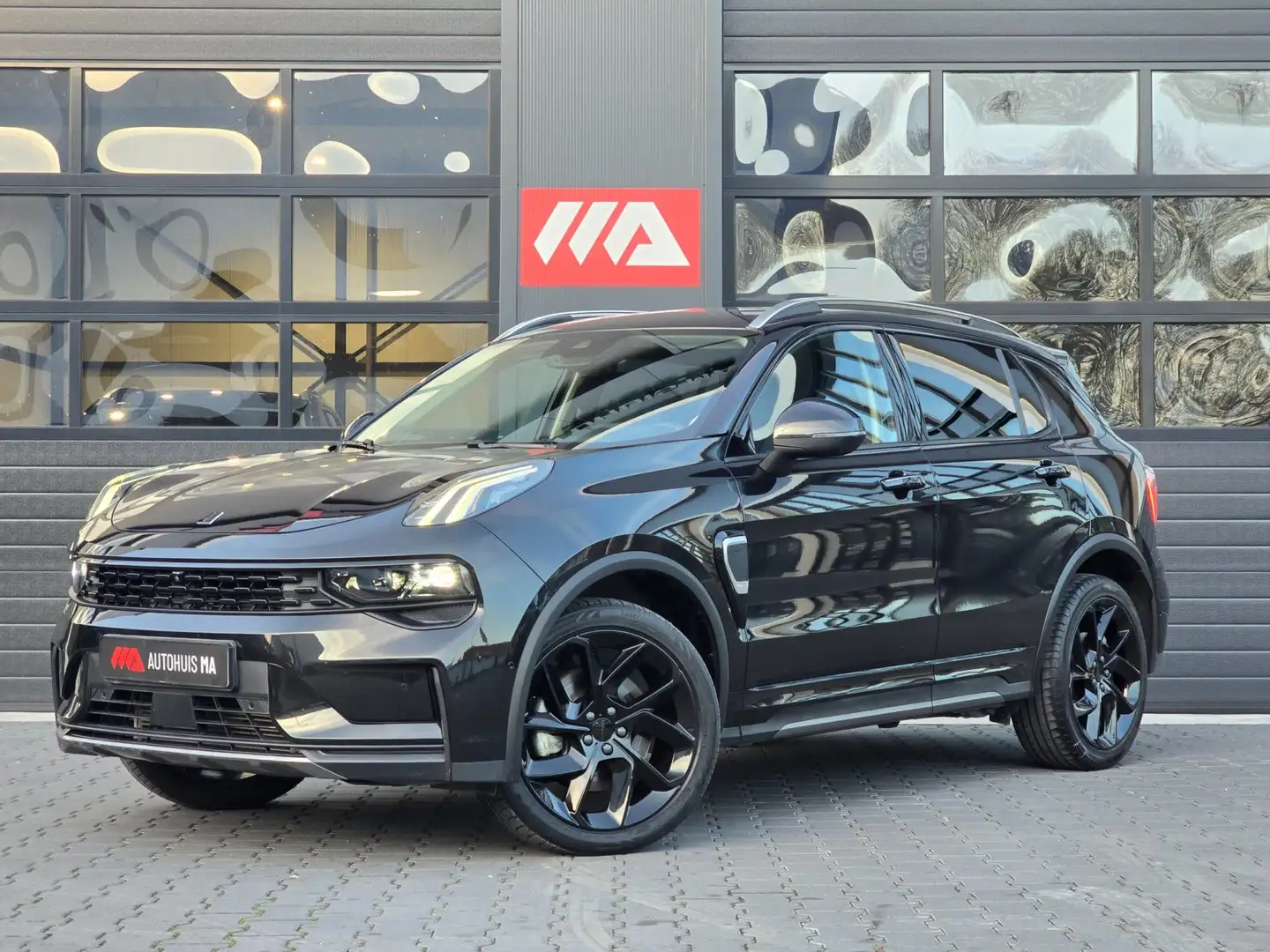 Lynk & Co 01 1.5 Black Edition Panoramadak/360° Camera/ACC/Stoe Zwart - 1