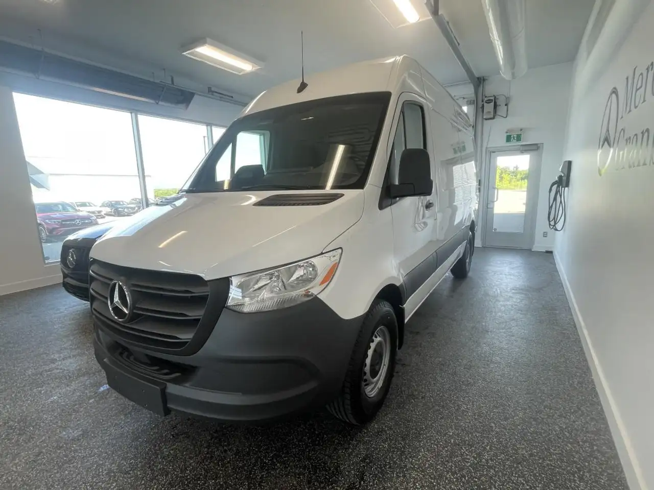 Mercedes-Benz Sprinter photo Mercedes-Benz Sprinter