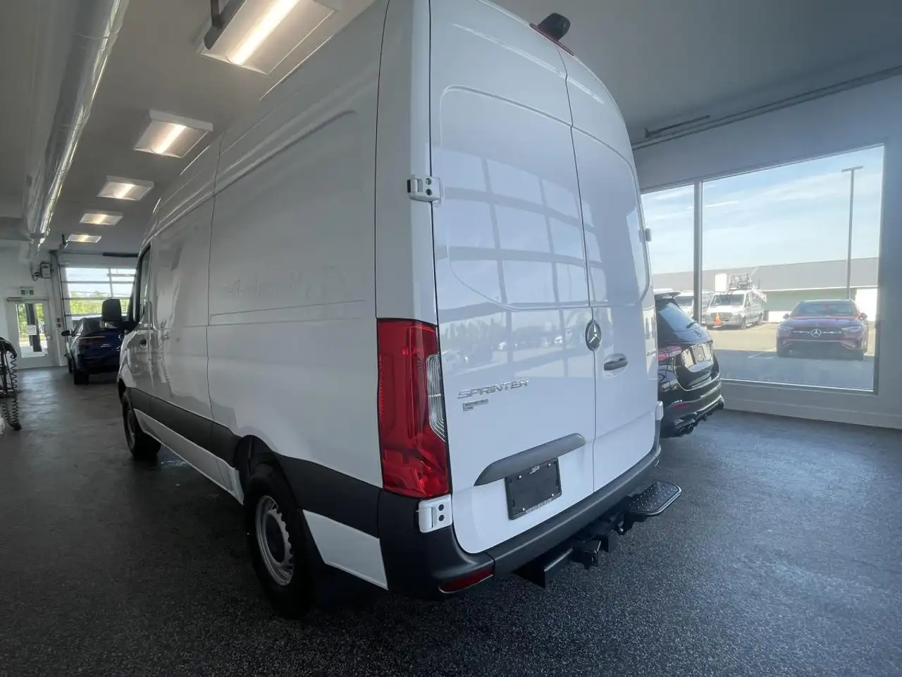 Mercedes-Benz Sprinter photo Mercedes-Benz Sprinter