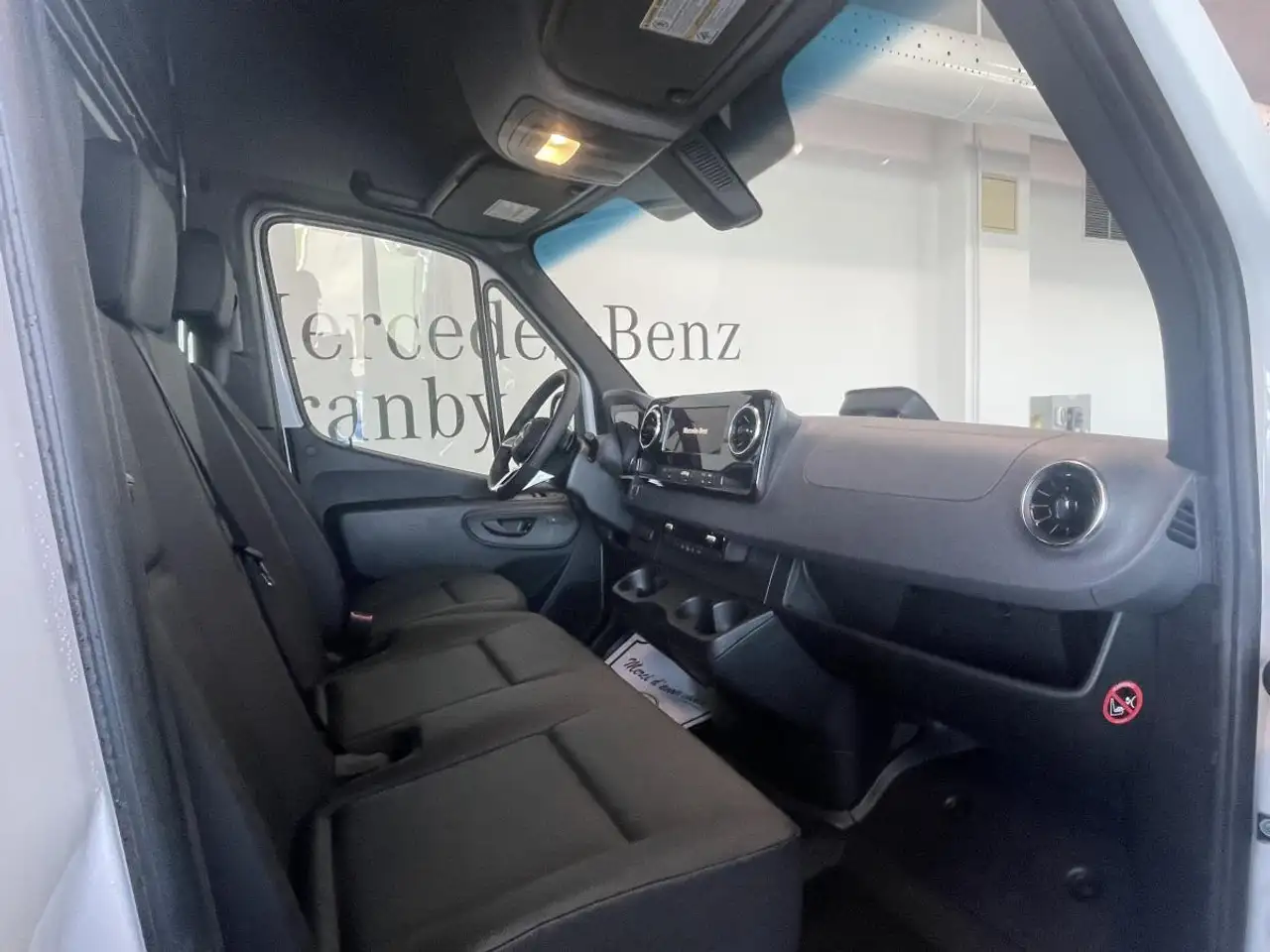 Mercedes-Benz Sprinter photo Mercedes-Benz Sprinter