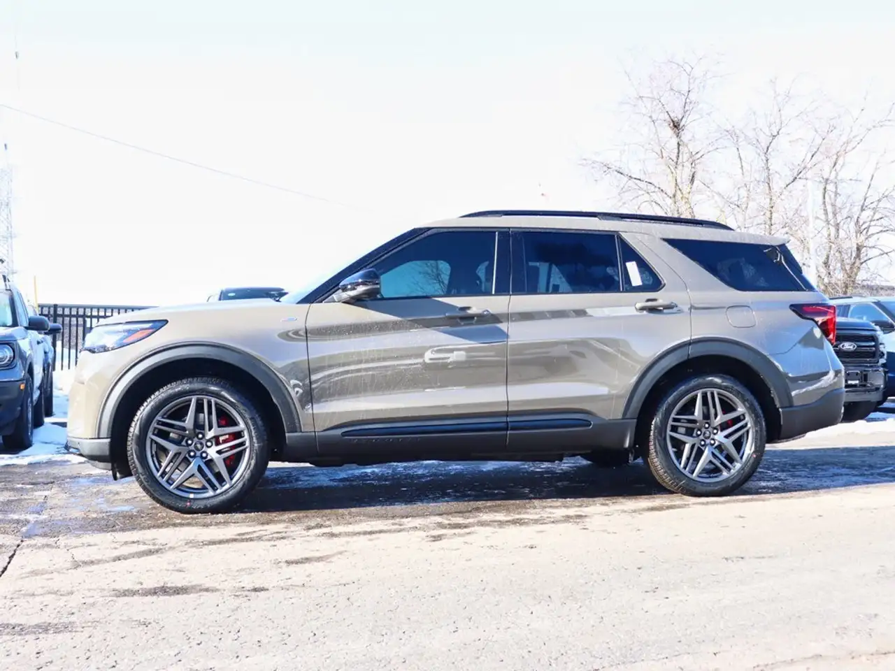 Ford Explorer снимка Ford Explorer