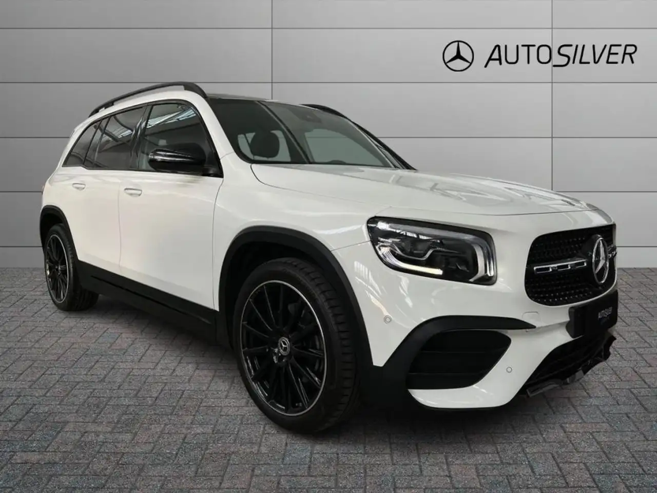Mercedes-Benz GLB 200