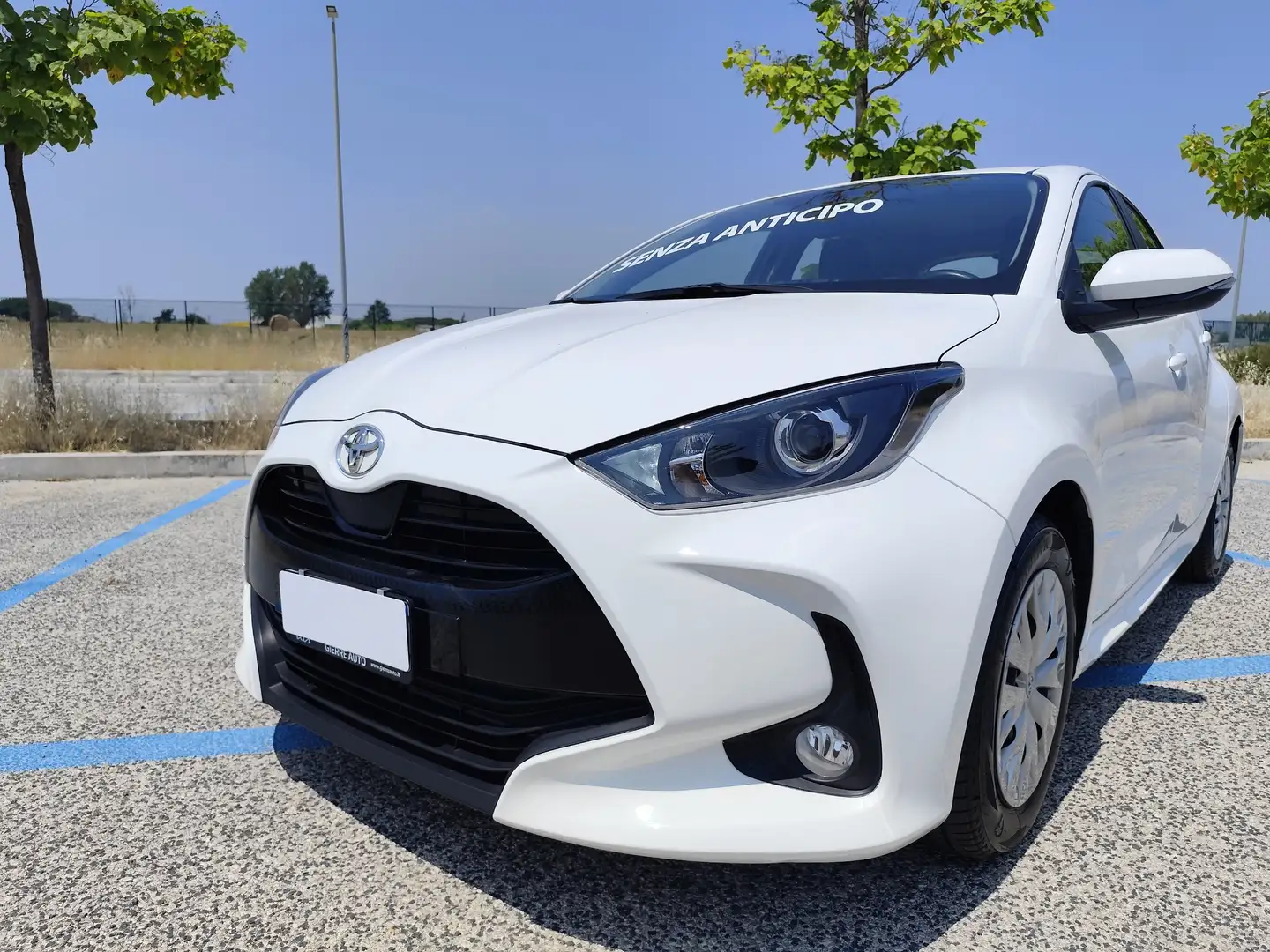 Toyota Yaris Yaris 1.0 Active Bianco - 1