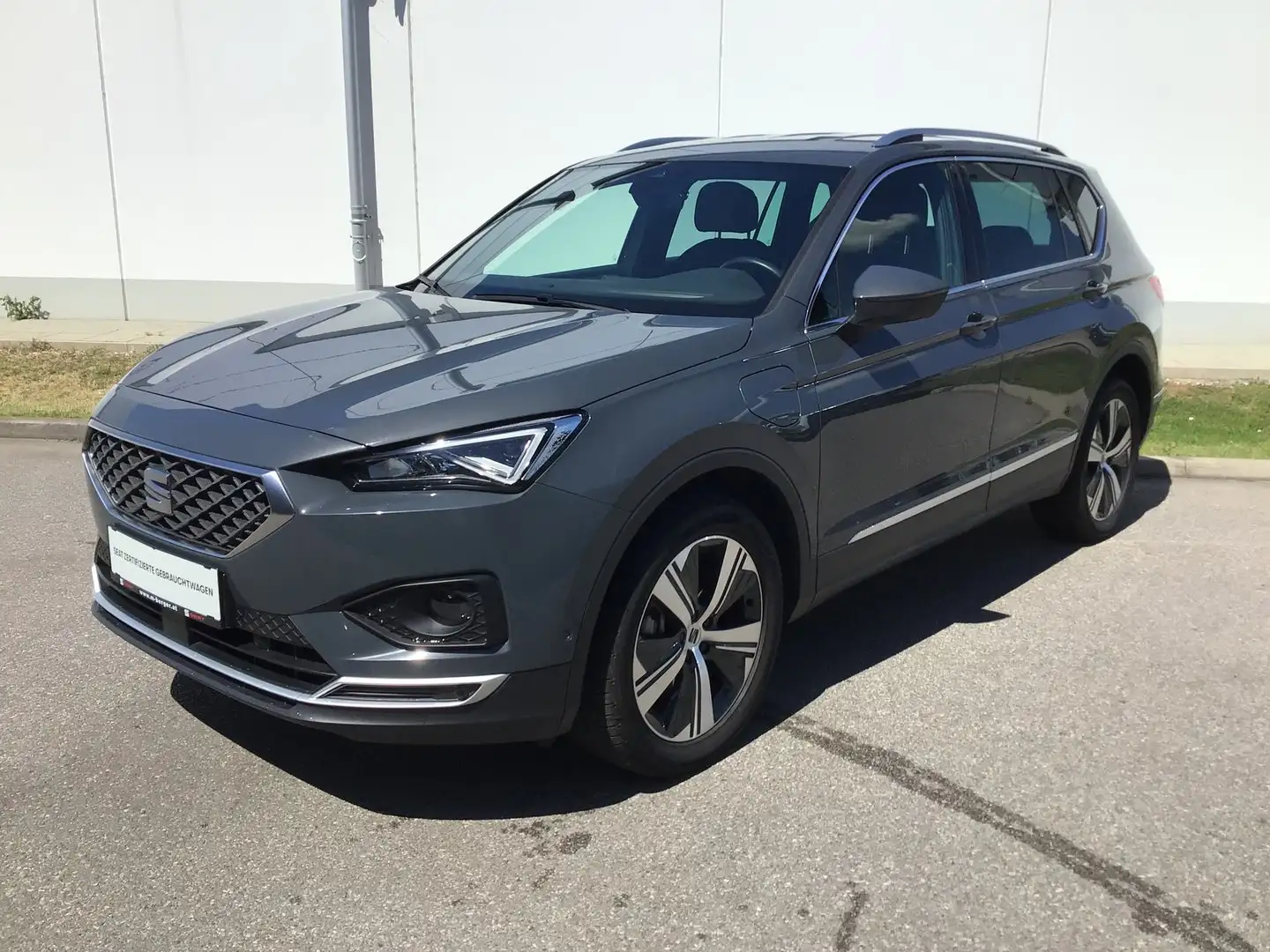 SEAT Tarraco Xperience e-HYBRID 245 DSG Grau - 2
