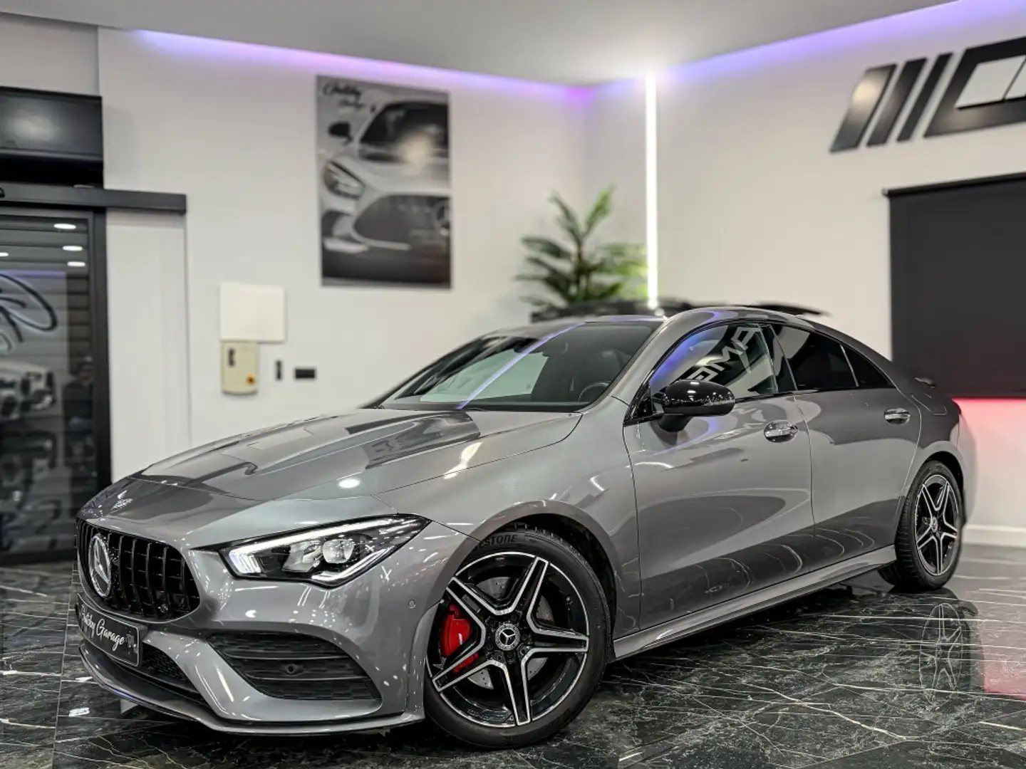Mercedes-Benz CLA 220 220d Gris - 1