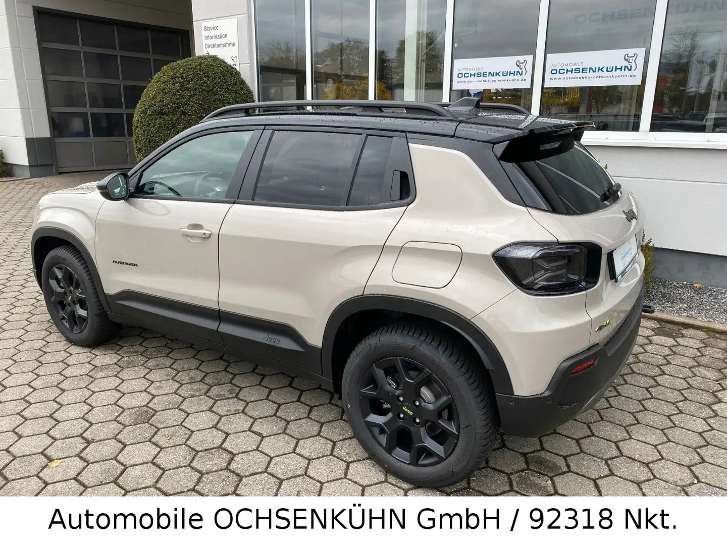 Jeep Avenger 1.2 Overland 4x4 / LED, Allw.R. Gris - 2