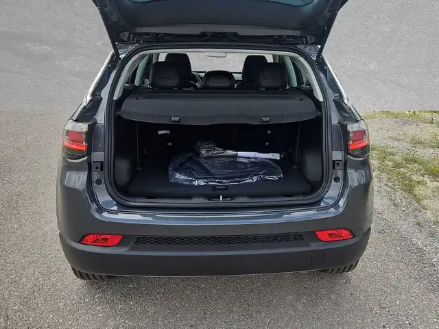 Jeep Compass view 10