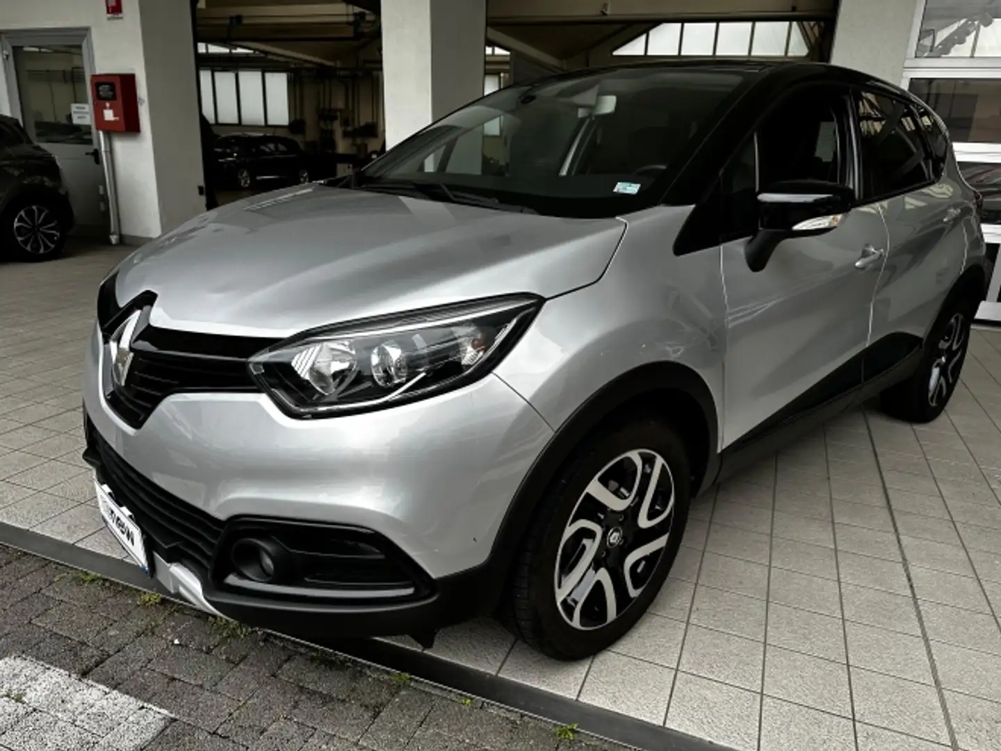 Renault Captur Captur 0.9 tce Hypnotic (magnetik) 90cv Grigio - 1