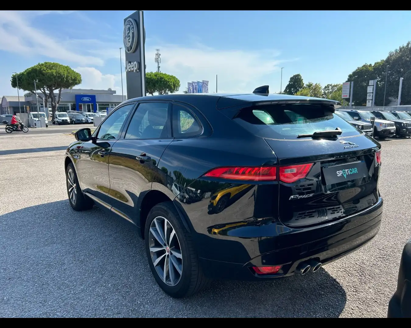 Jaguar F-Pace 2.0d 180 CV AWD aut. R-Sport Noir - 2
