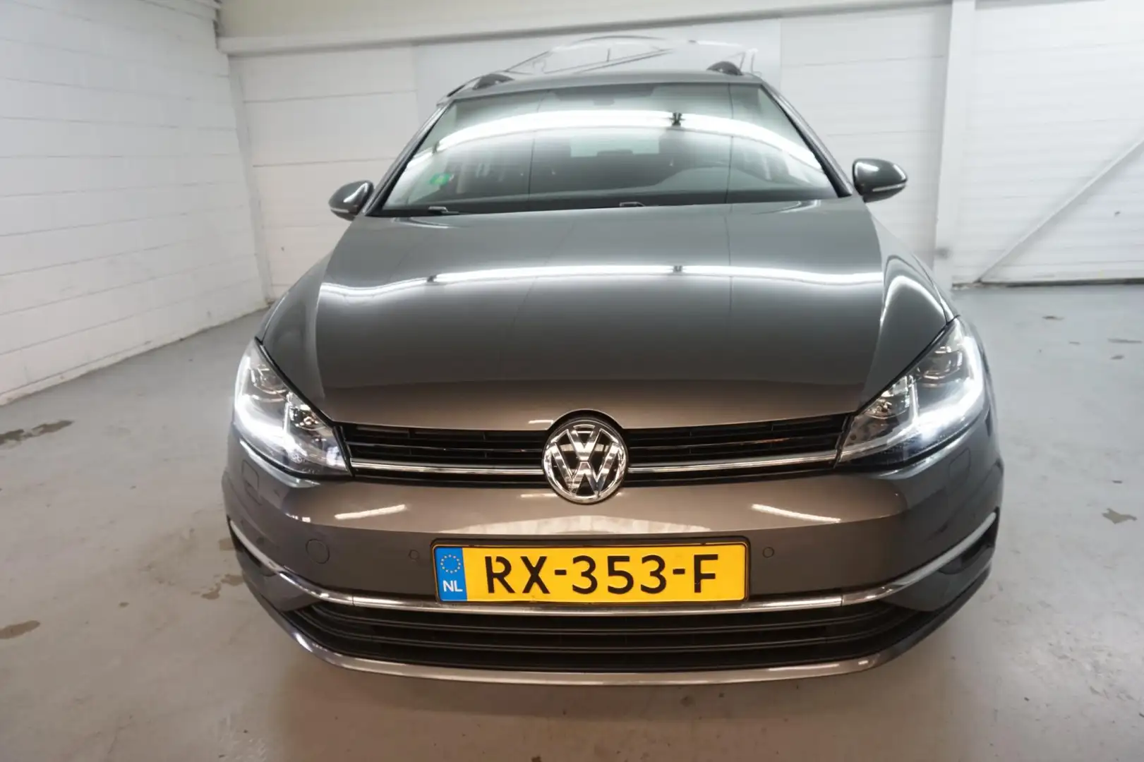 Volkswagen Golf Variant 1.0 TSI Comfortline Business DEALER ONDEHOUDEN /NA Grijs - 2