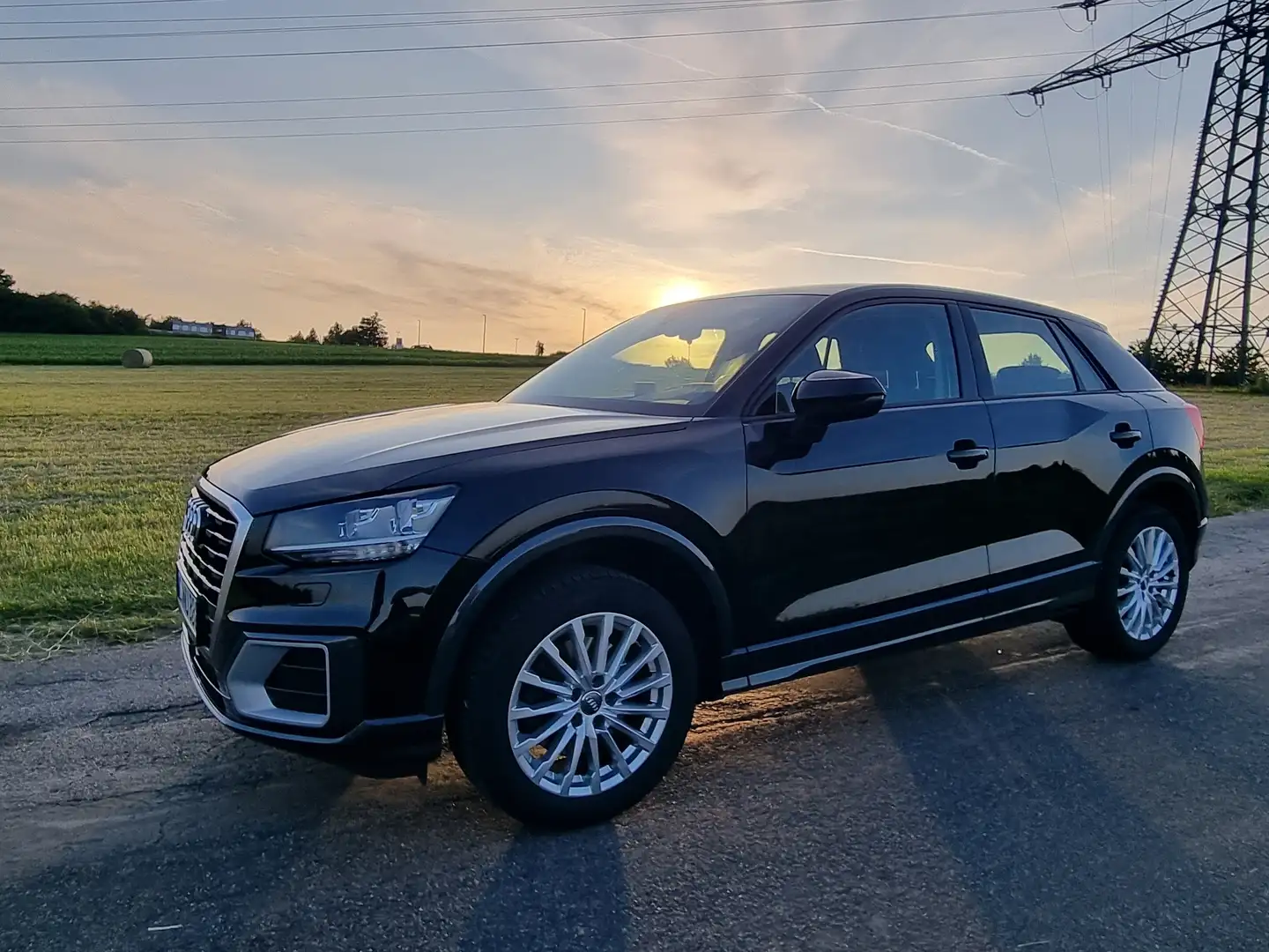 Audi Q2 Q2 1.6 TDI design Schwarz - 1