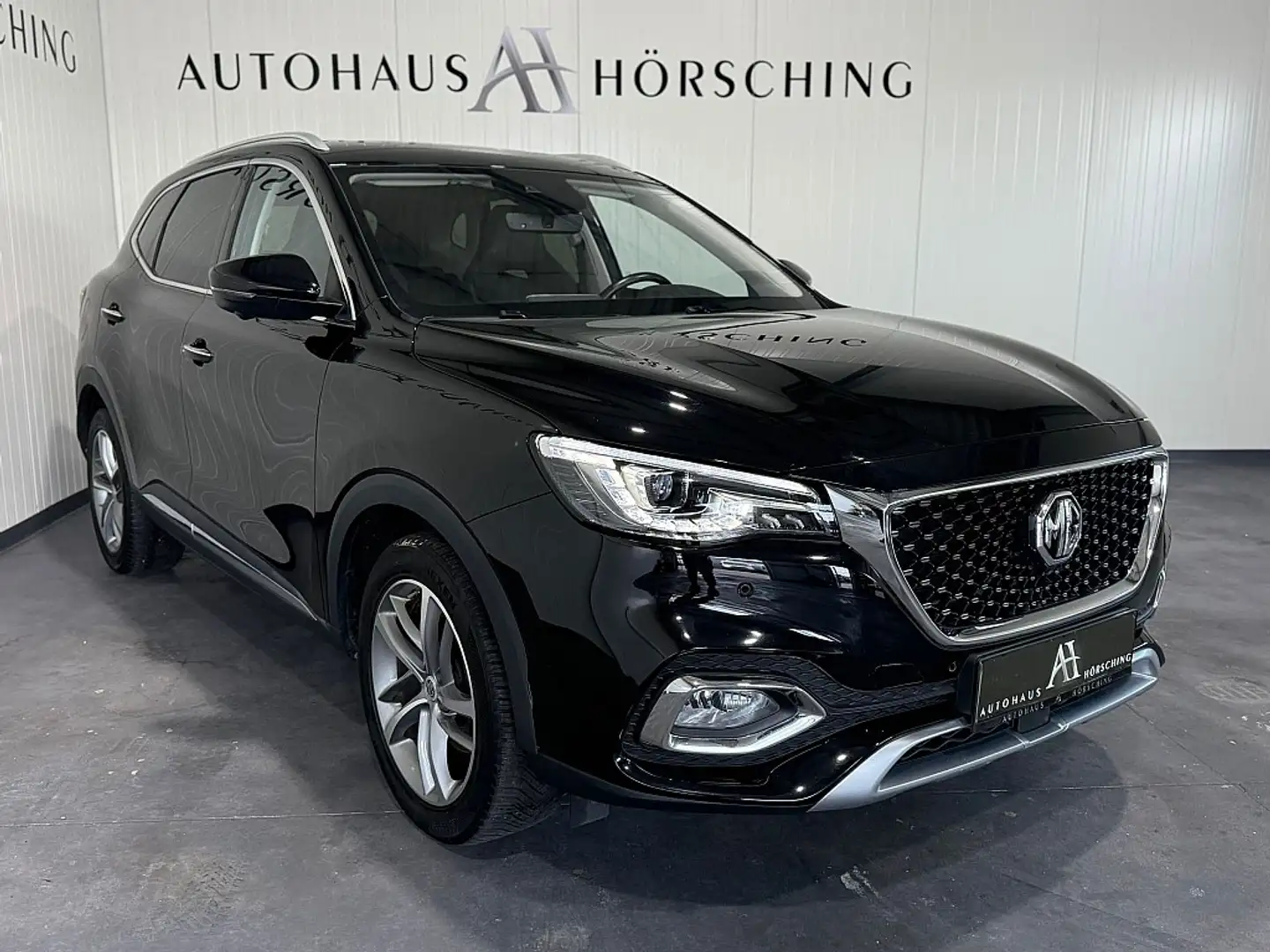 MG EHS PHEV Schwarz - 1