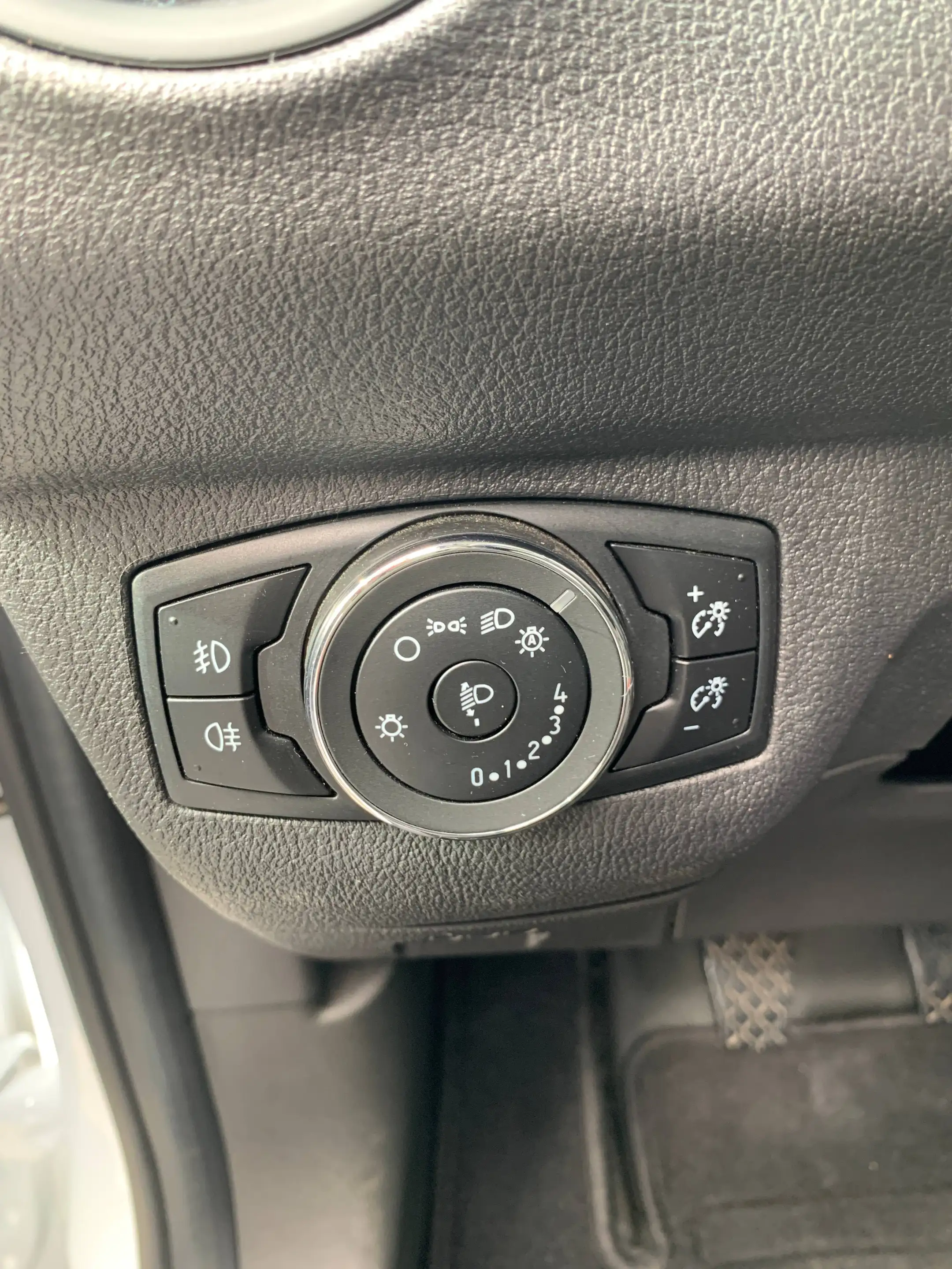 Ford Transit Courier Limited 74 KW Benziner-Navi-SHZG-Klima-PDC v+h-ALU-DAB-Telefonie-Tempomat-55 Tkm — photo 12
