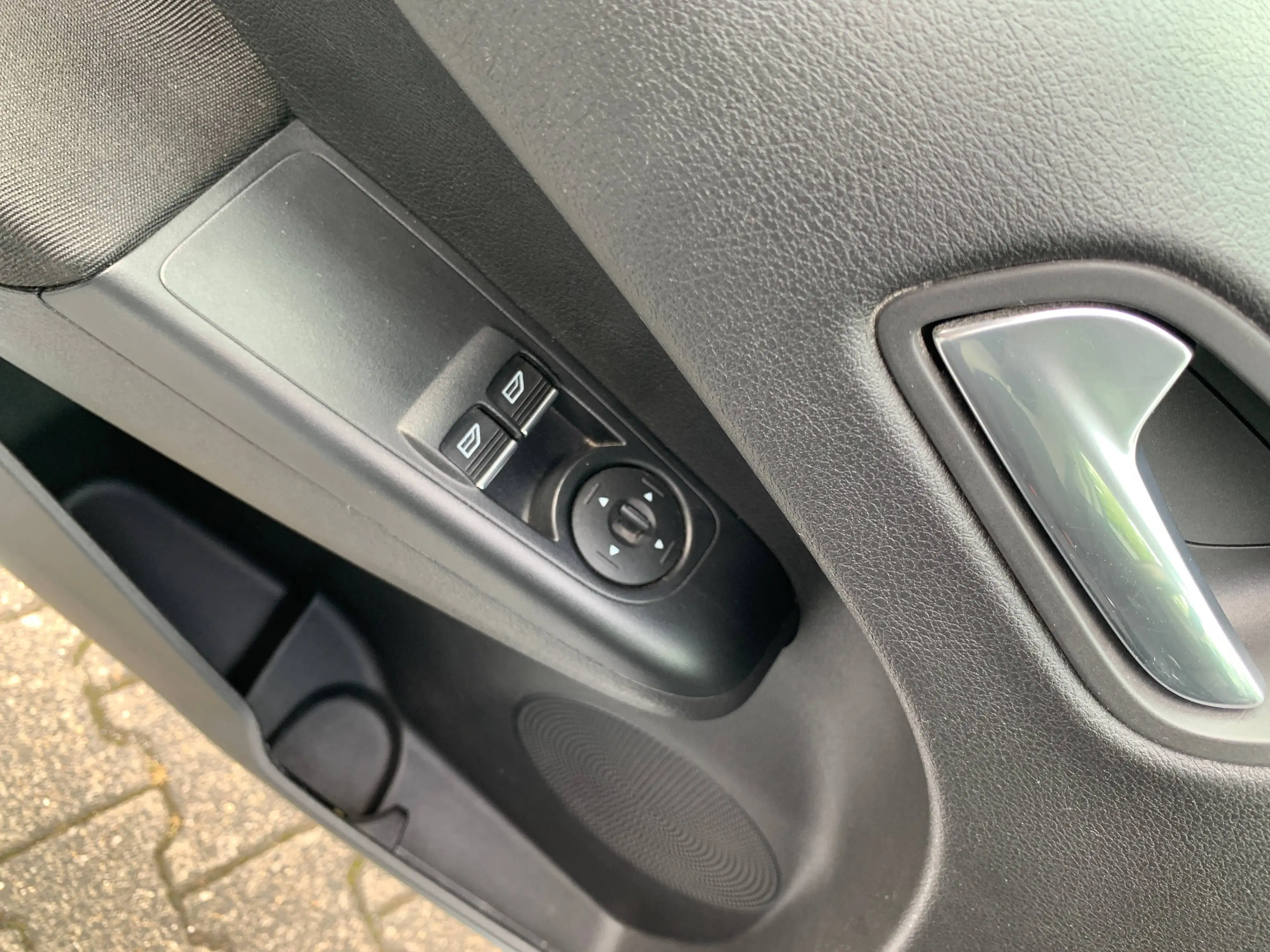 Ford Transit Courier Limited 74 KW Benziner-Navi-SHZG-Klima-PDC v+h-ALU-DAB-Telefonie-Tempomat-55 Tkm — photo 11