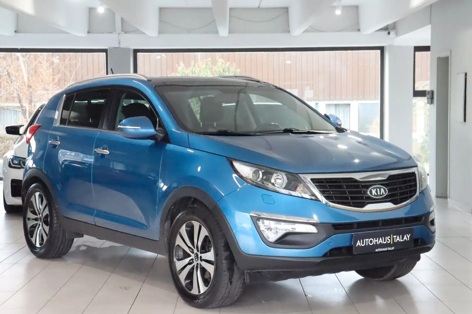 Kia Sportage Spirit 2WD Pano*KAM*Navi Blau - 1