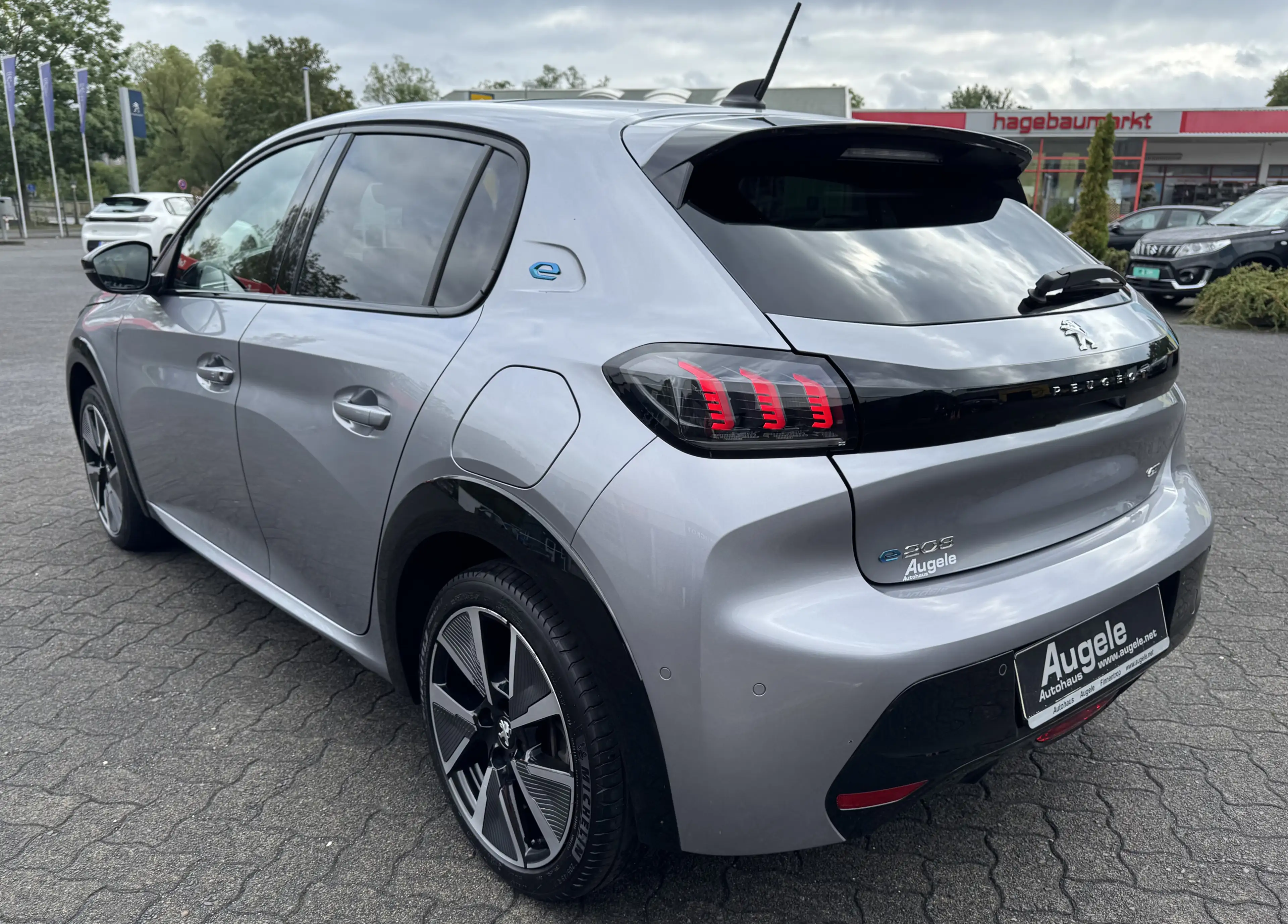 Peugeot e-208 GT Pack 136PS | Sitzheizung | Glasdach — photo 8