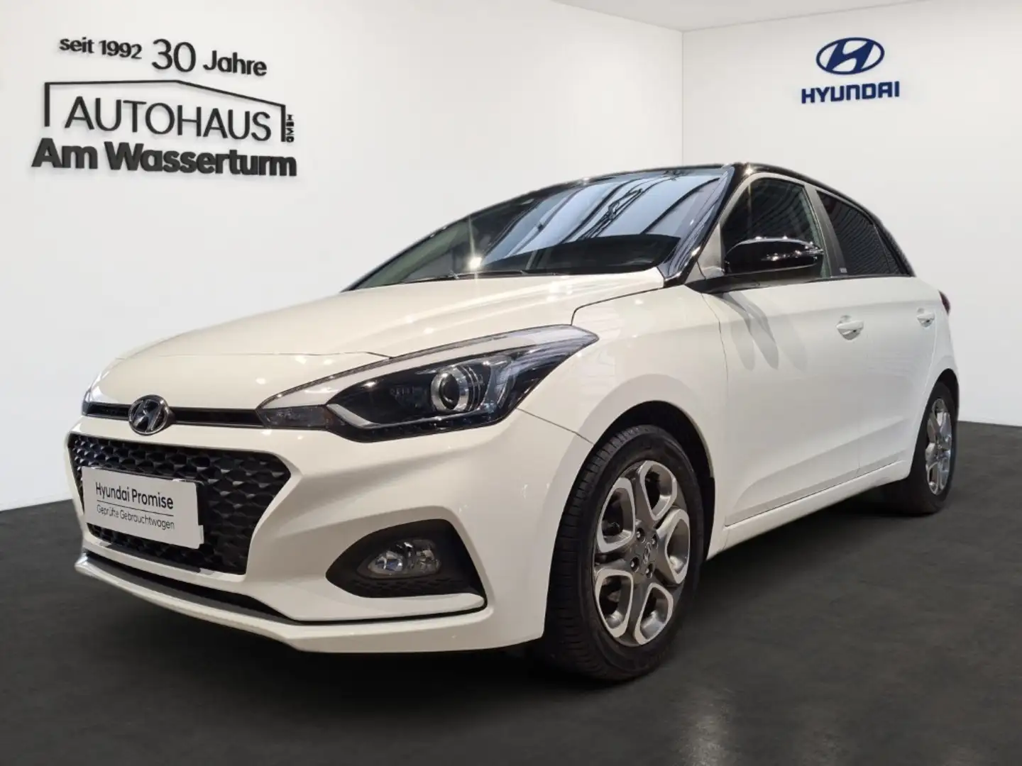 Hyundai i20 1.2 Advantage+ NAVI SITZHEIZUNG Weiß - 1