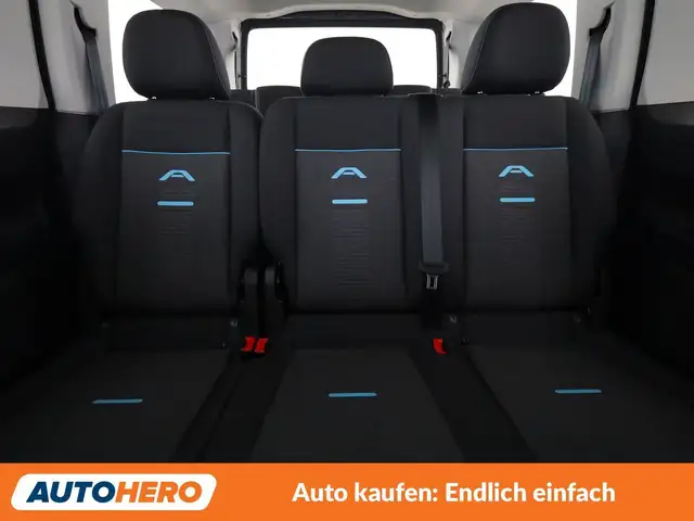 Ford Grand Tourneo Connect view 15