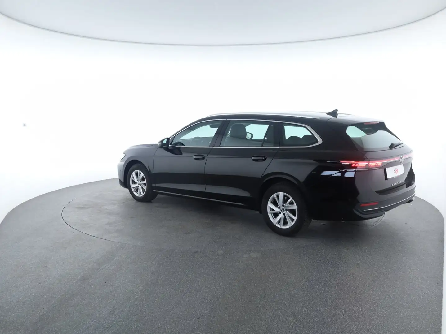 Volkswagen Passat Variant Business TDI DSG Zwart - 2