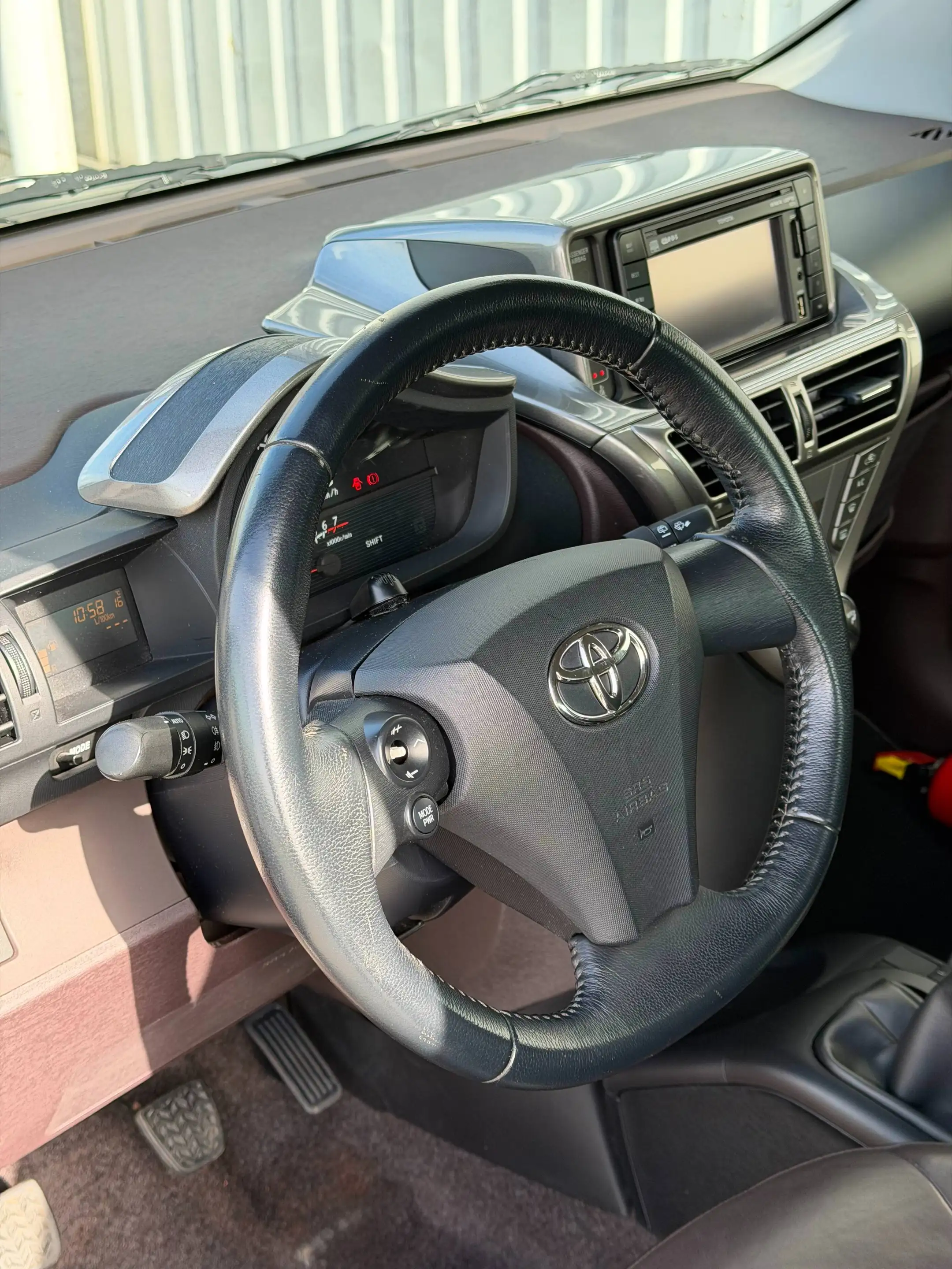 Toyota iQ 1.0i VVT-i Sol - Only 76.000 Km from new — photo 13