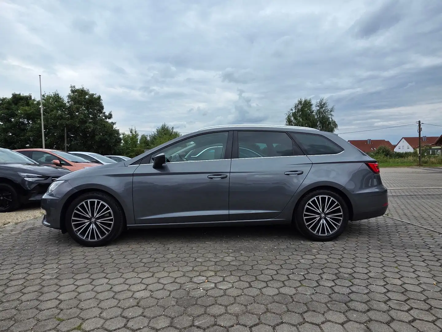 SEAT Leon ST Xcellence / TÜV NEU Gris - 2
