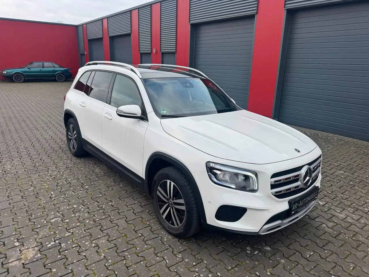 Mercedes-Benz GLB 180