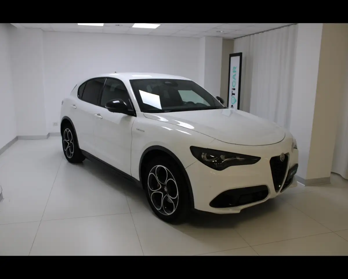 Alfa Romeo Stelvio 2024